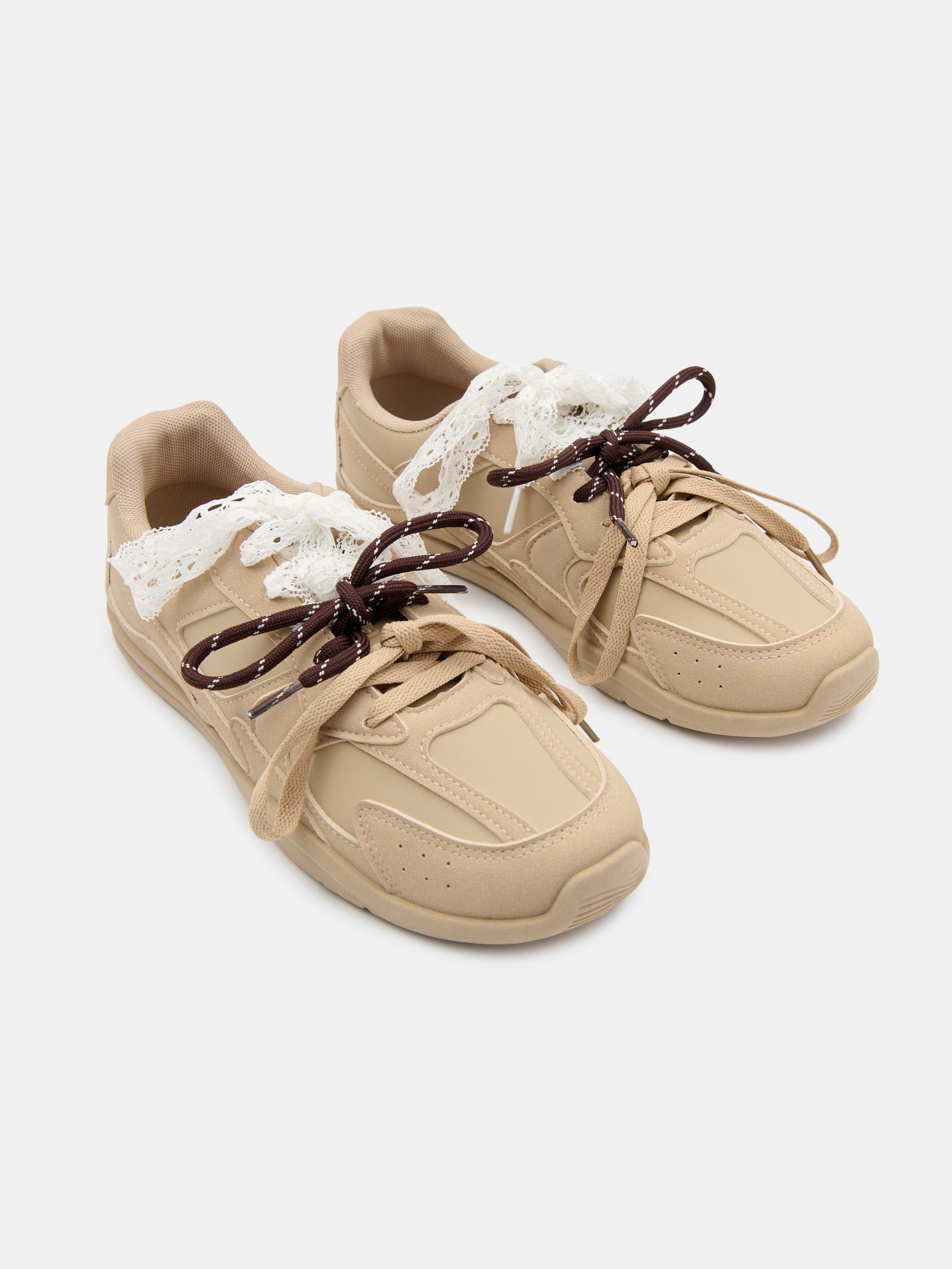 Sneakersy