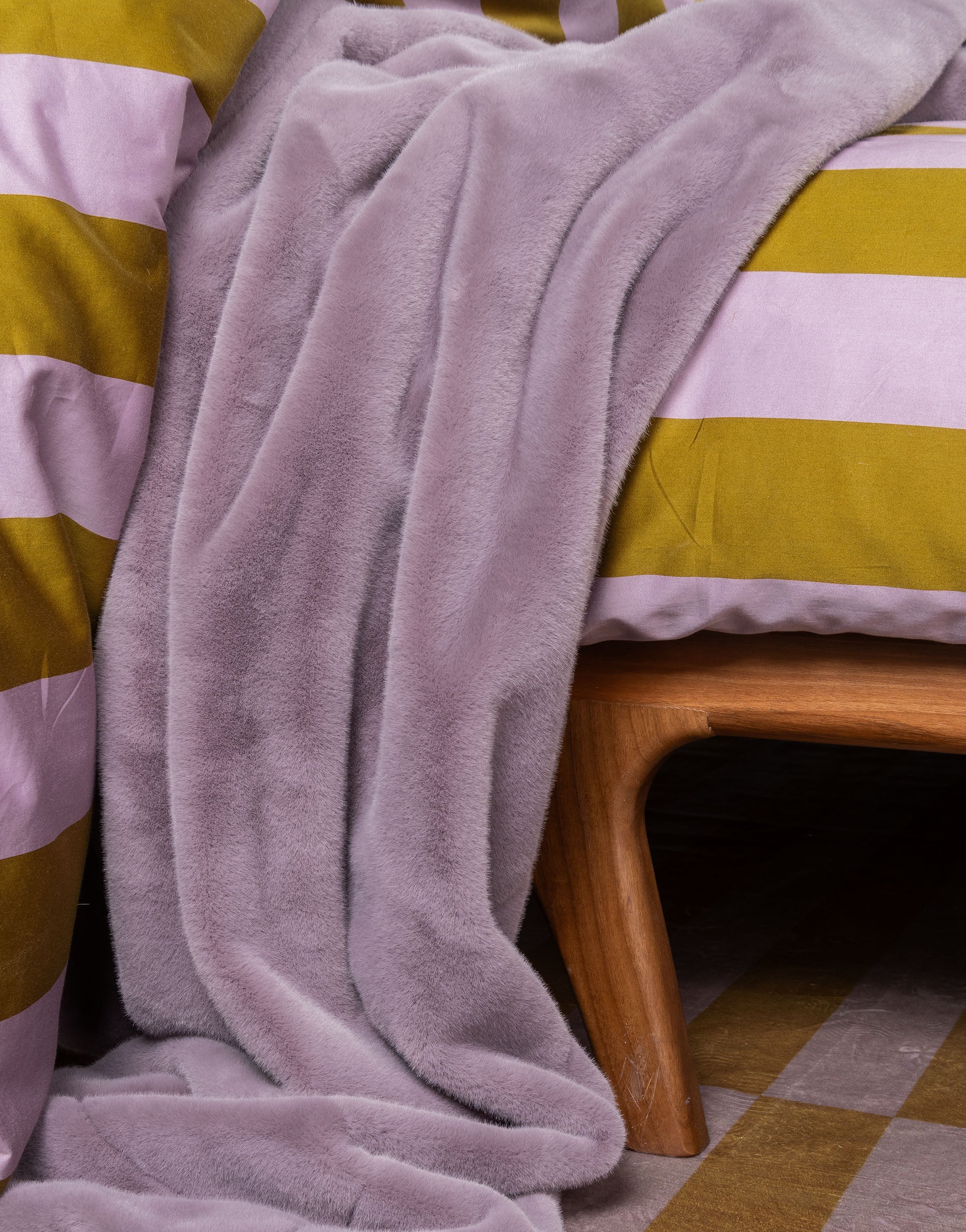 Essenza Furry Plaid 150 x 200 cm - Pale Purple