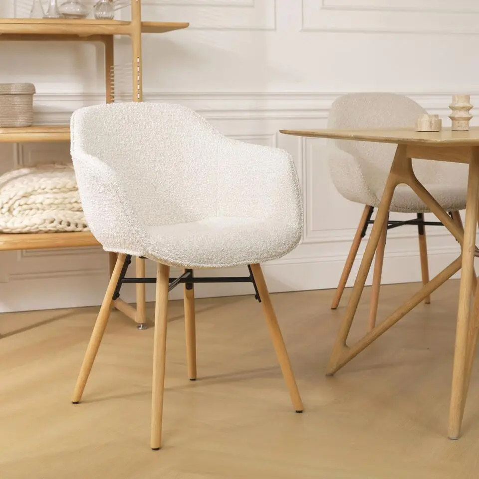 Nolon Nena-Mare Eetkamerstoel Boucl&eacute; Beige - Armleuning - Houten Poten