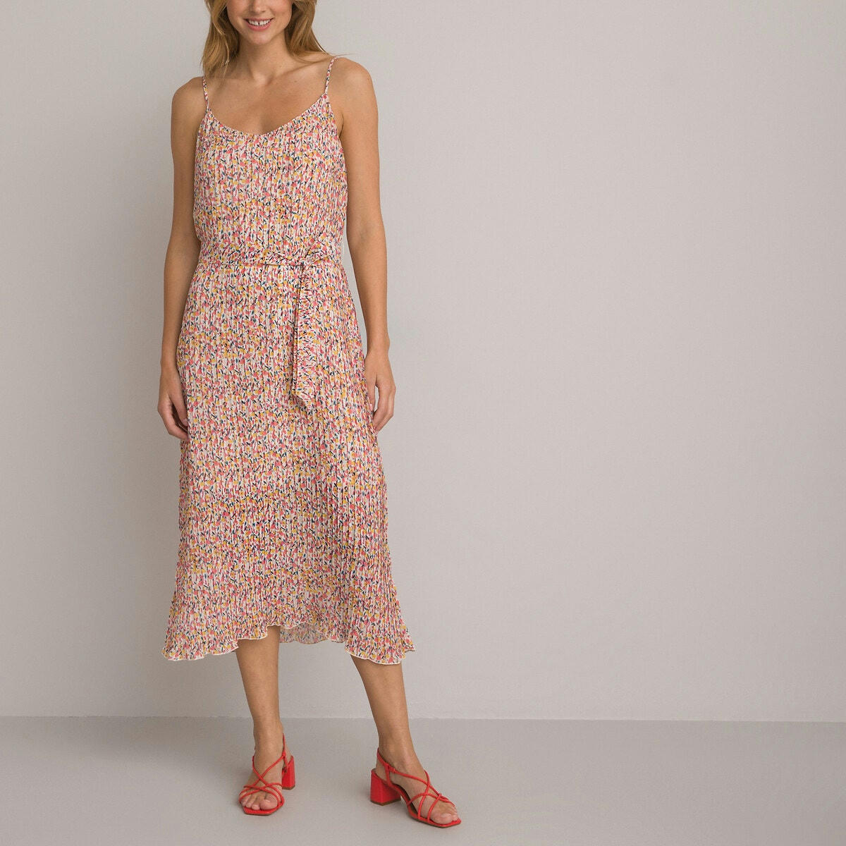 Robe plissée, fines bretelles, imprimé fleuri