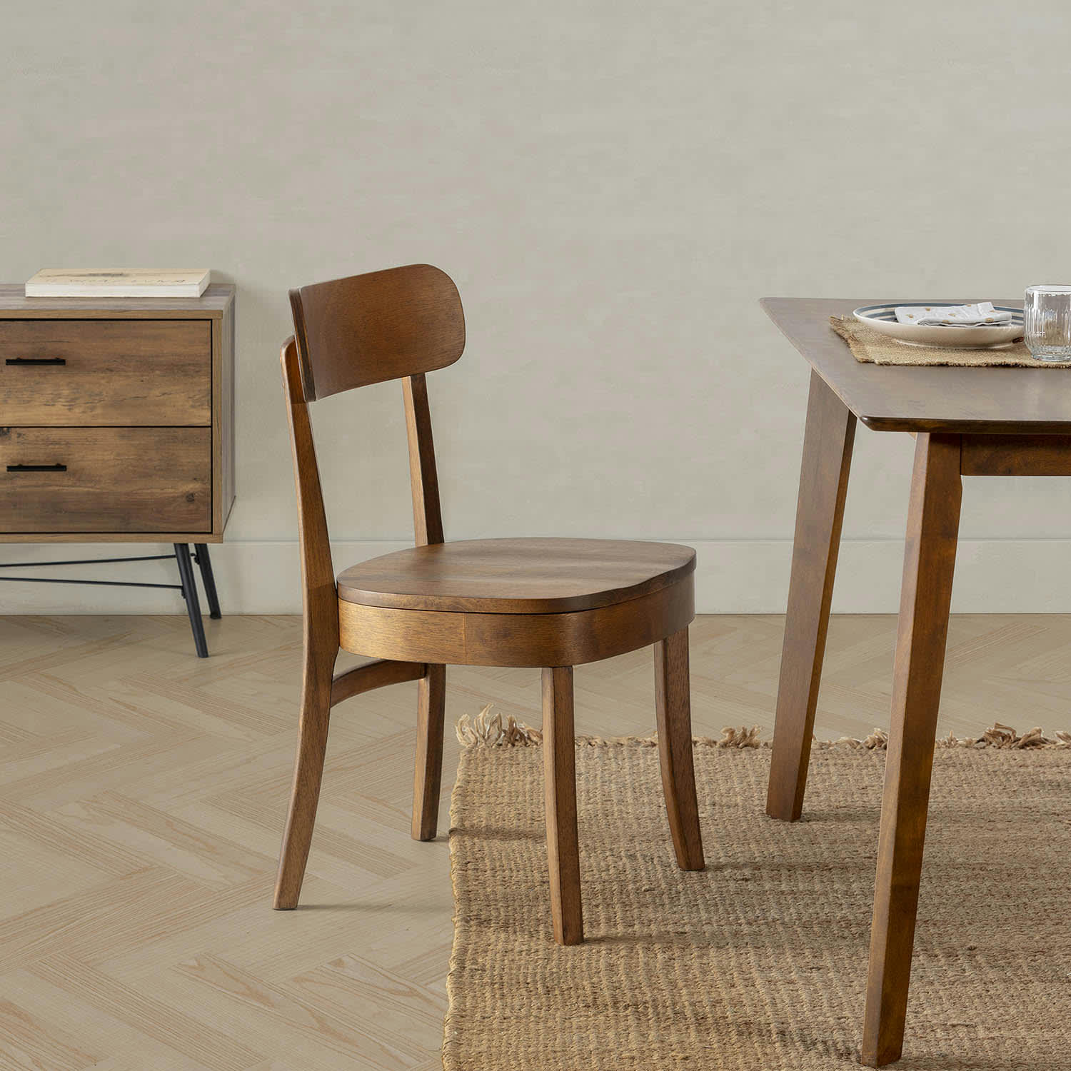 NALA - Pack de 2 chaises couleur noyer, Bois Massif