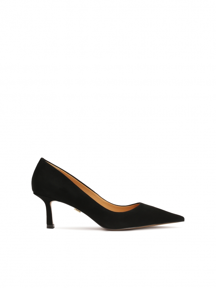 Black suede minimal pumps