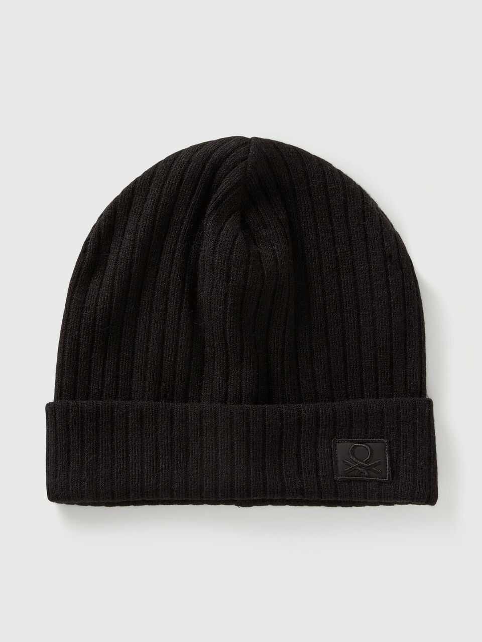 Hat in stretch viscose blend