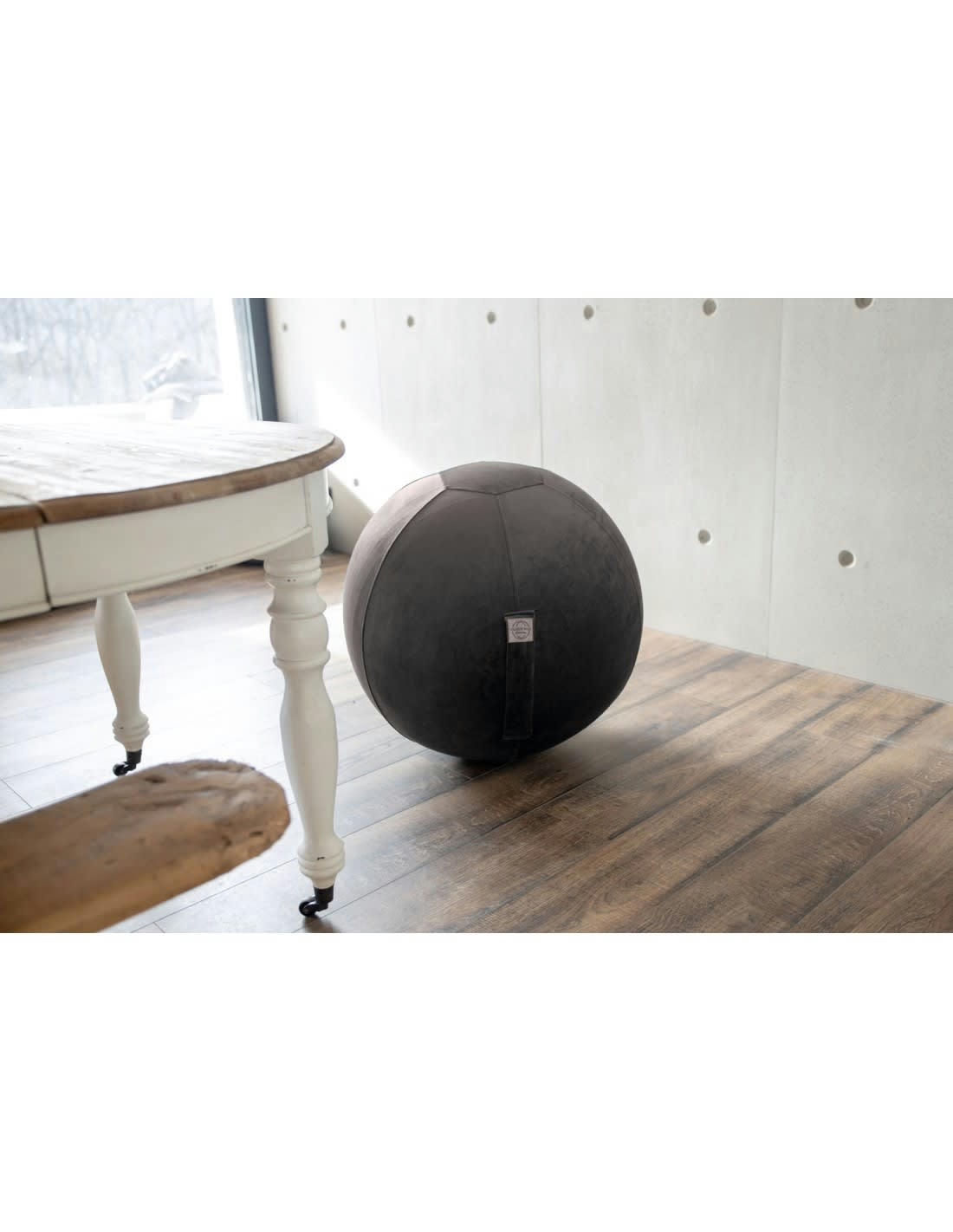 JUMBO CELESTE - Balle d'assise gonflable 65 cm enveloppe velours onyx