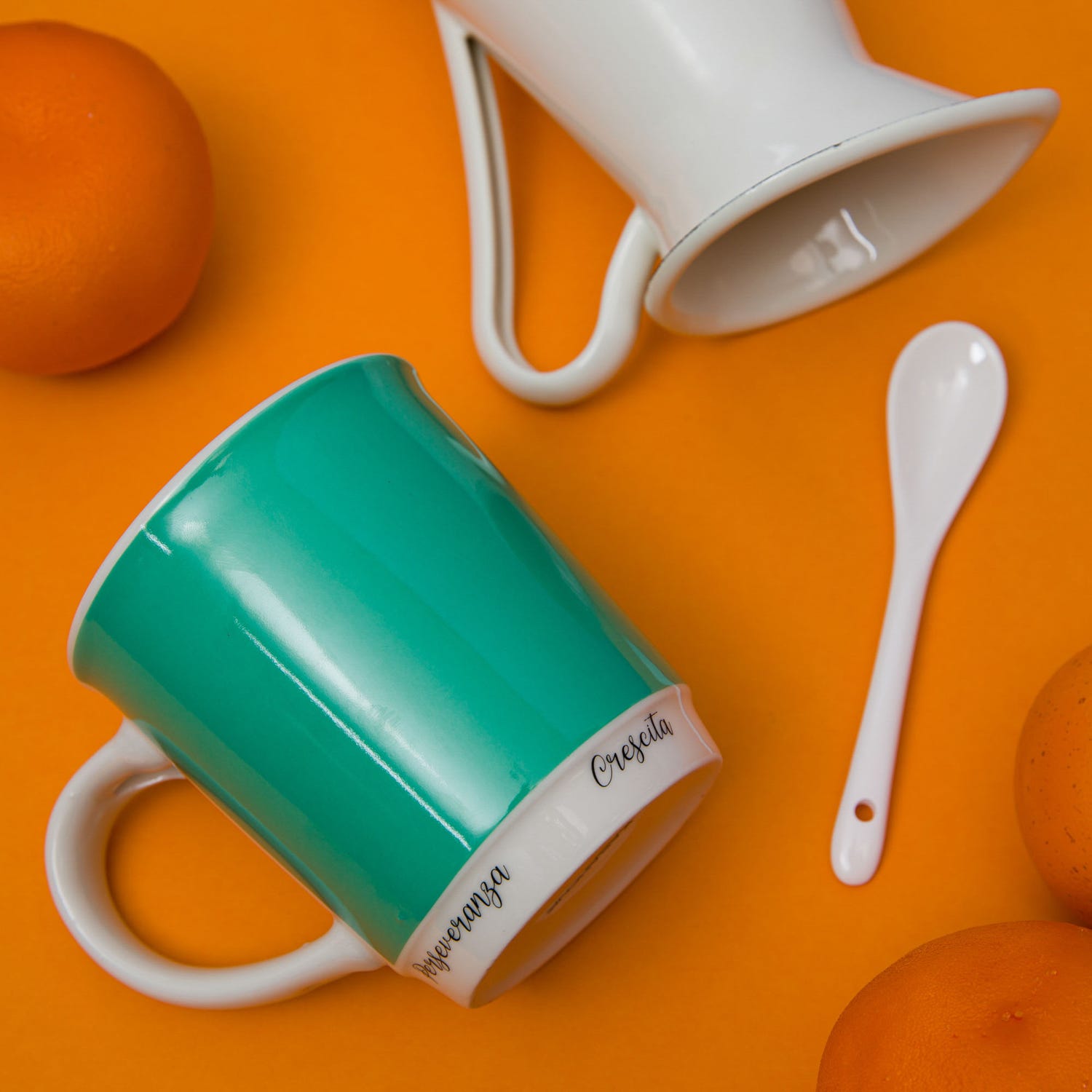 Mug verde 400 ml con cucchiaino