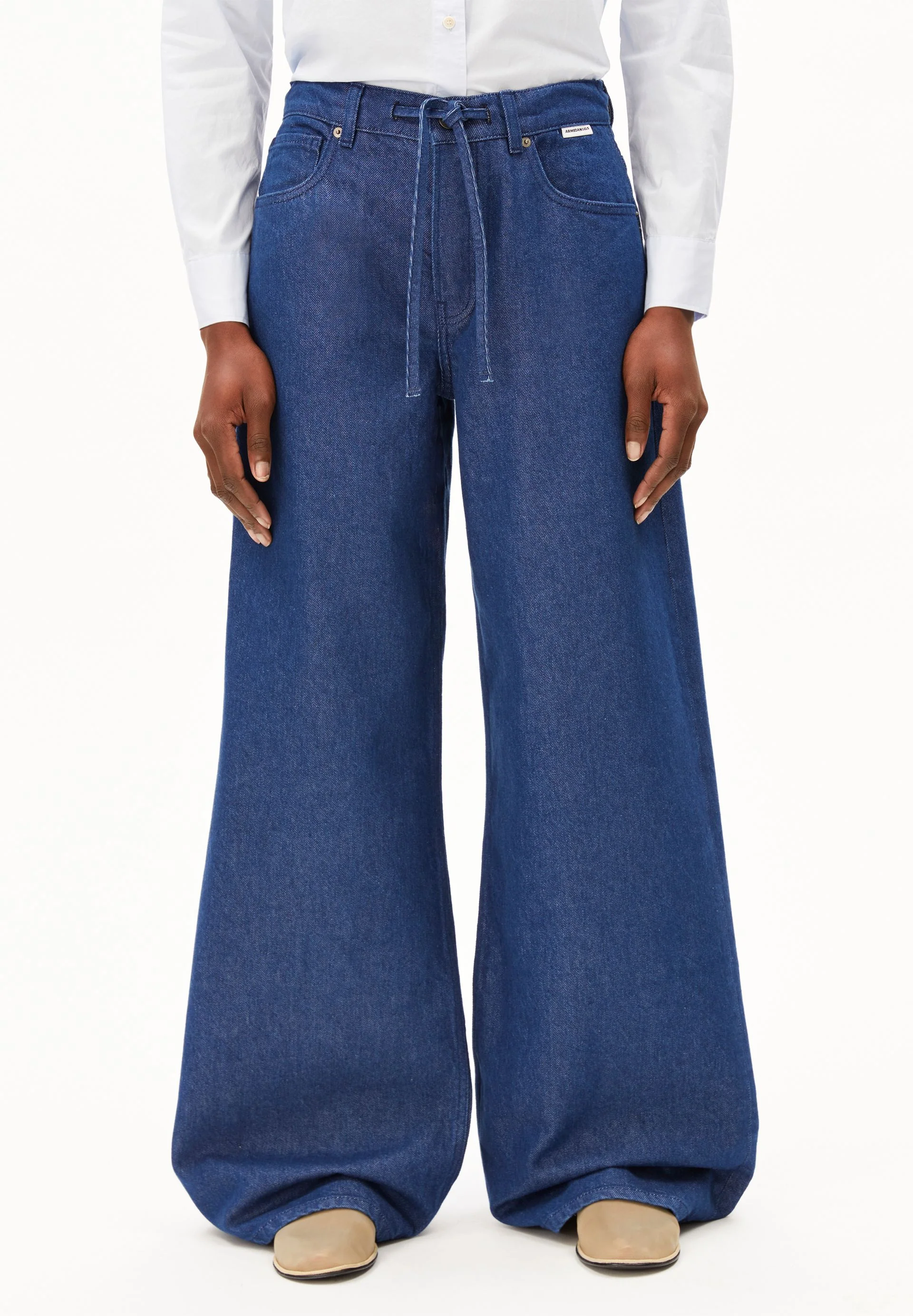 ASTRAEAAS WIDE LEG JEANS