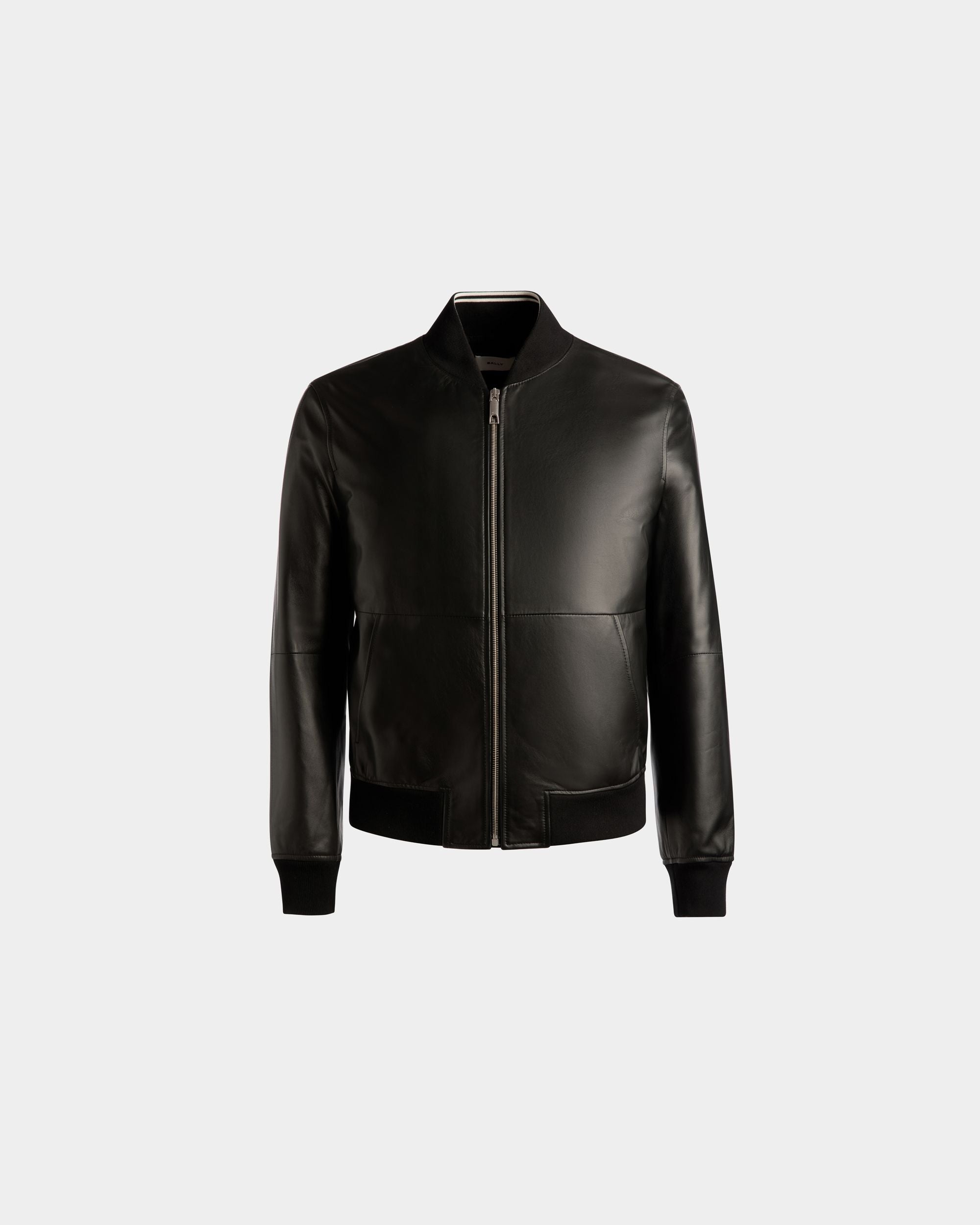 Bomberjacke Aus Leder in Schwarz