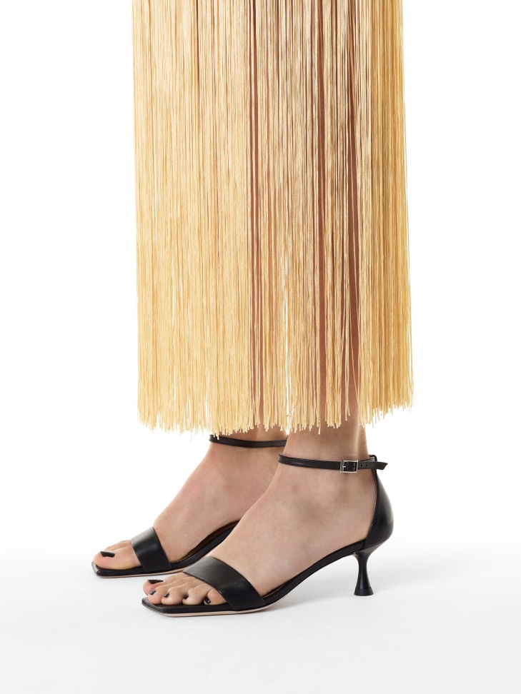 Black sandals with full heel