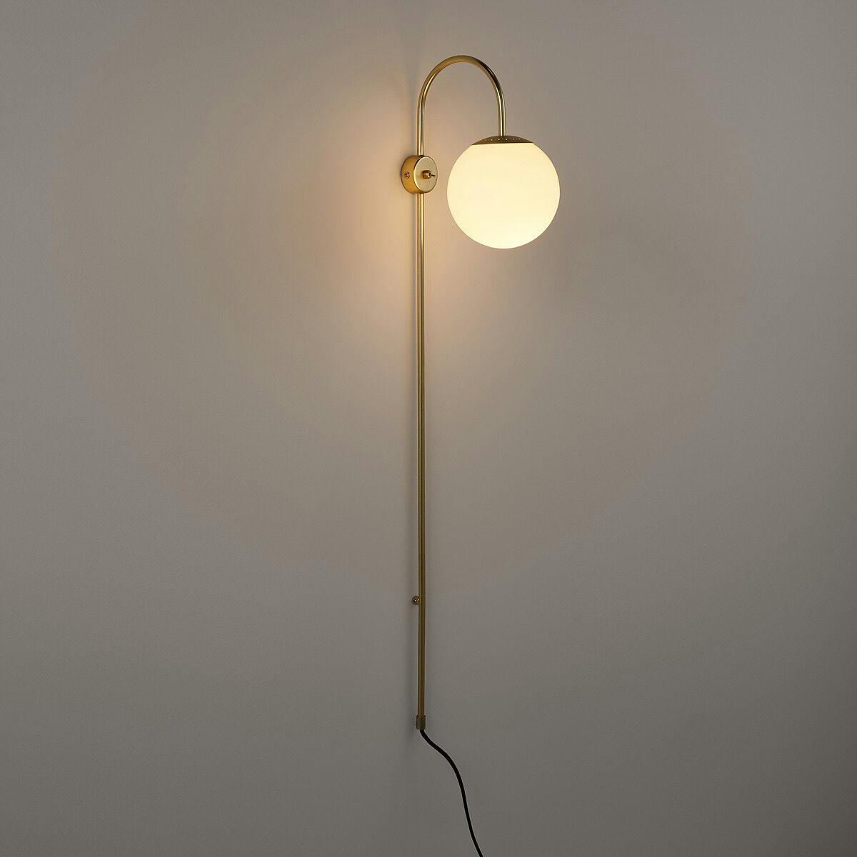 Applique laiton et verre opaline, Moricio