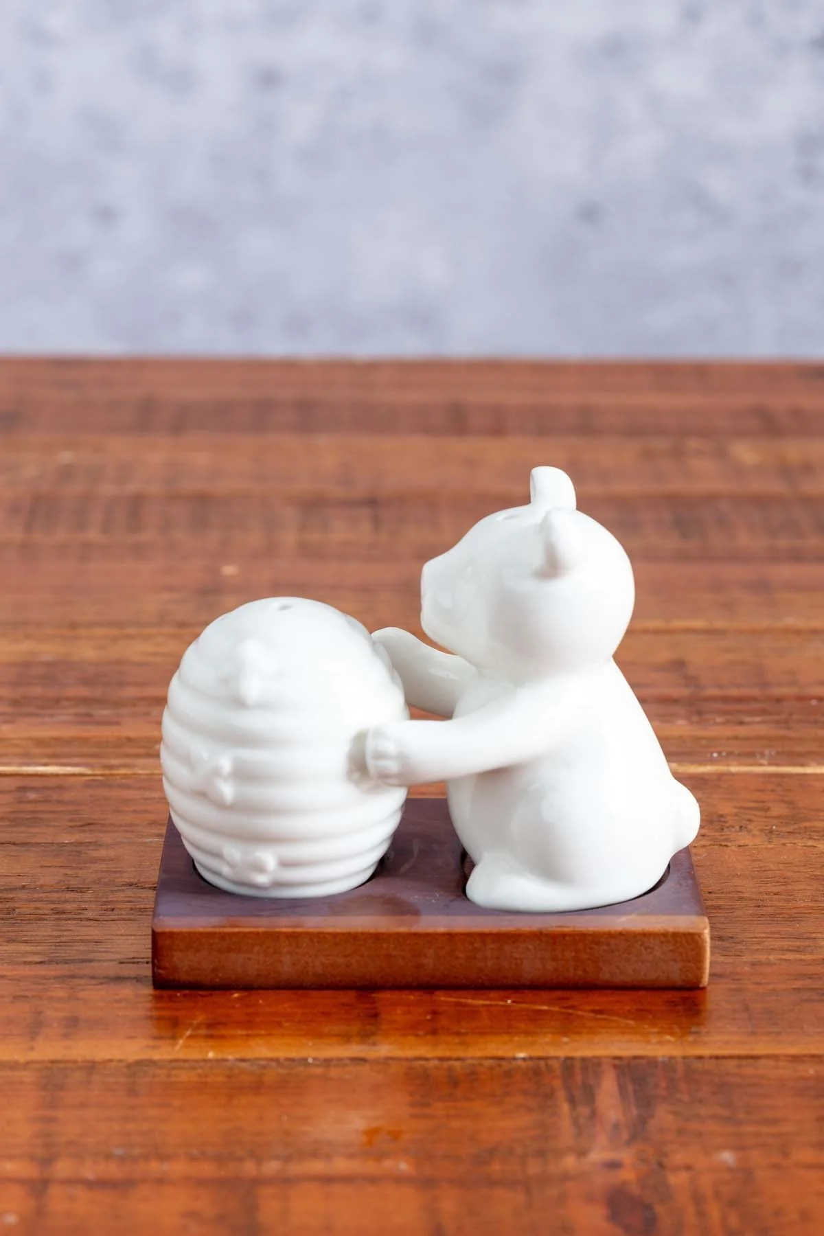 Ceramic Salt & Pepper Set With Acacia Wood Base