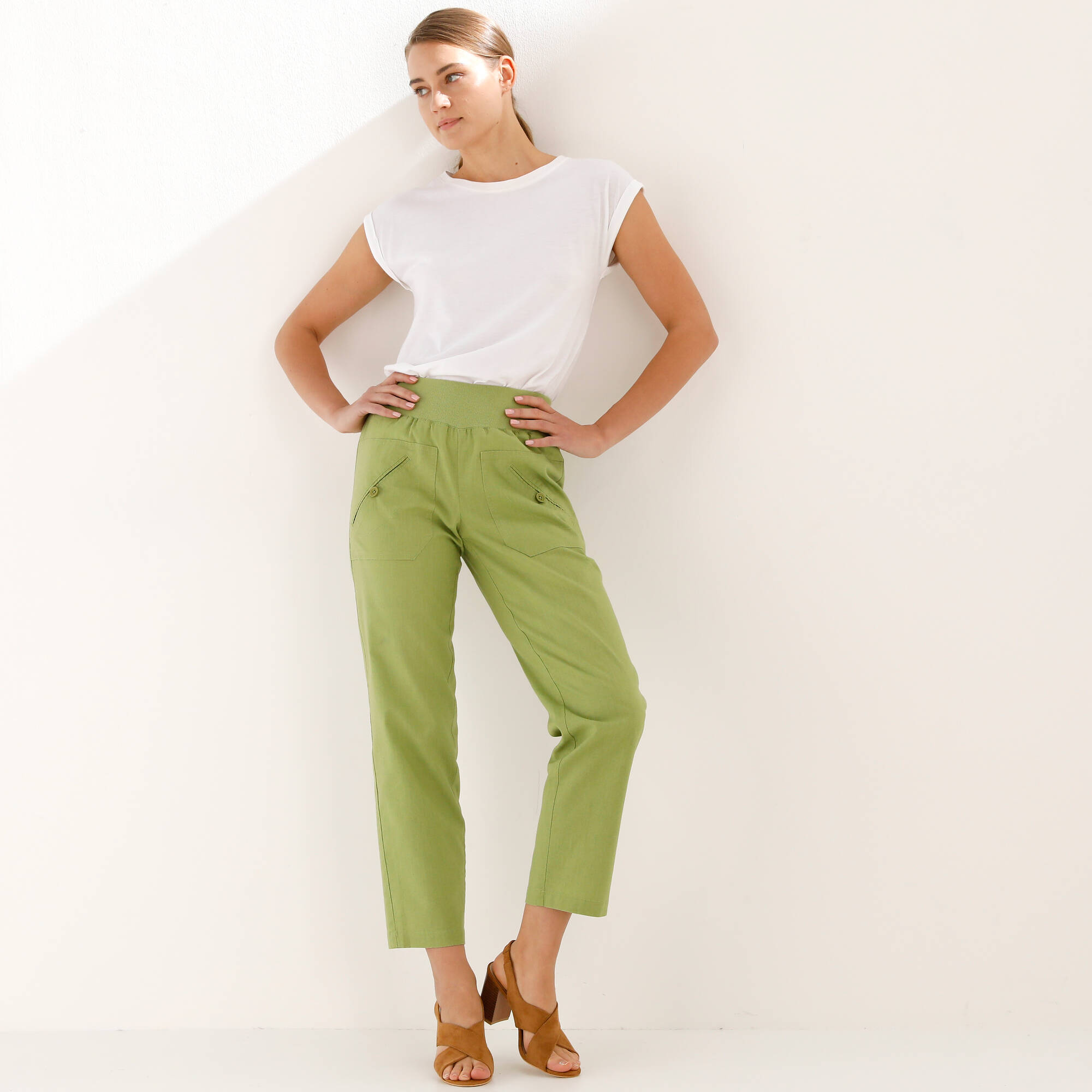 Pantalon droit 7/8ème, taille élastiquée, lin coton