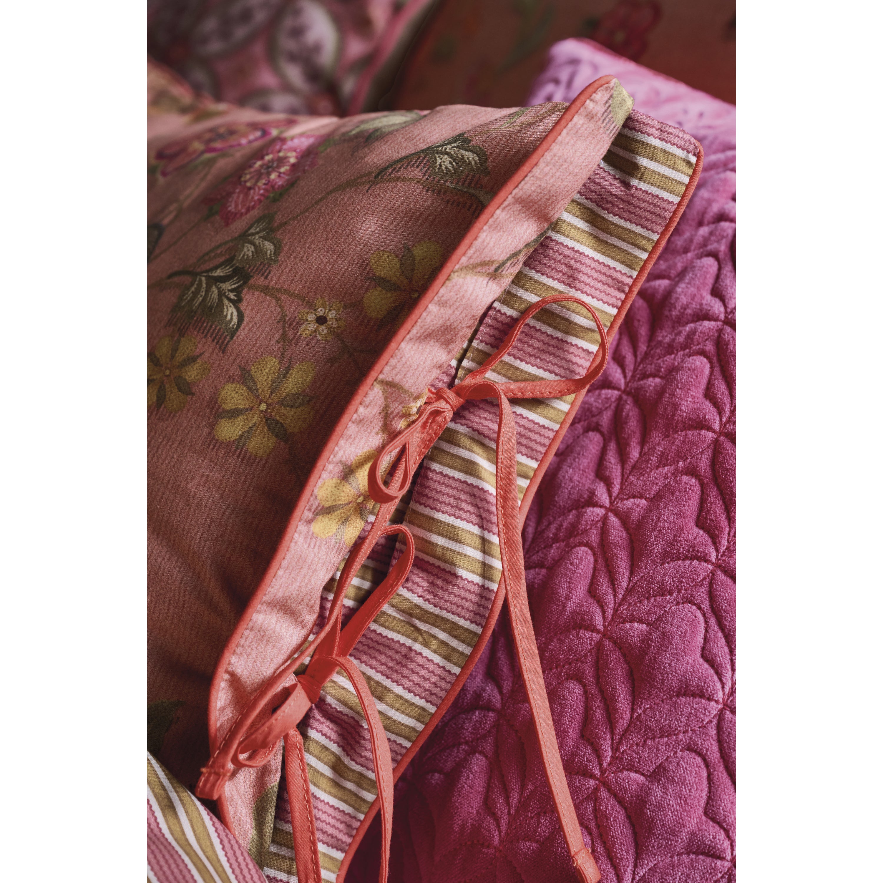 Pip Studio Coco Flower Sierkussen 35 x 60 cm - Koraal