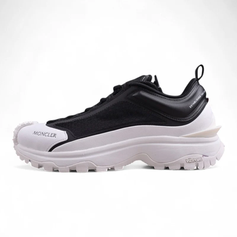 Moncler Trailgrip Lite Low in Black/White