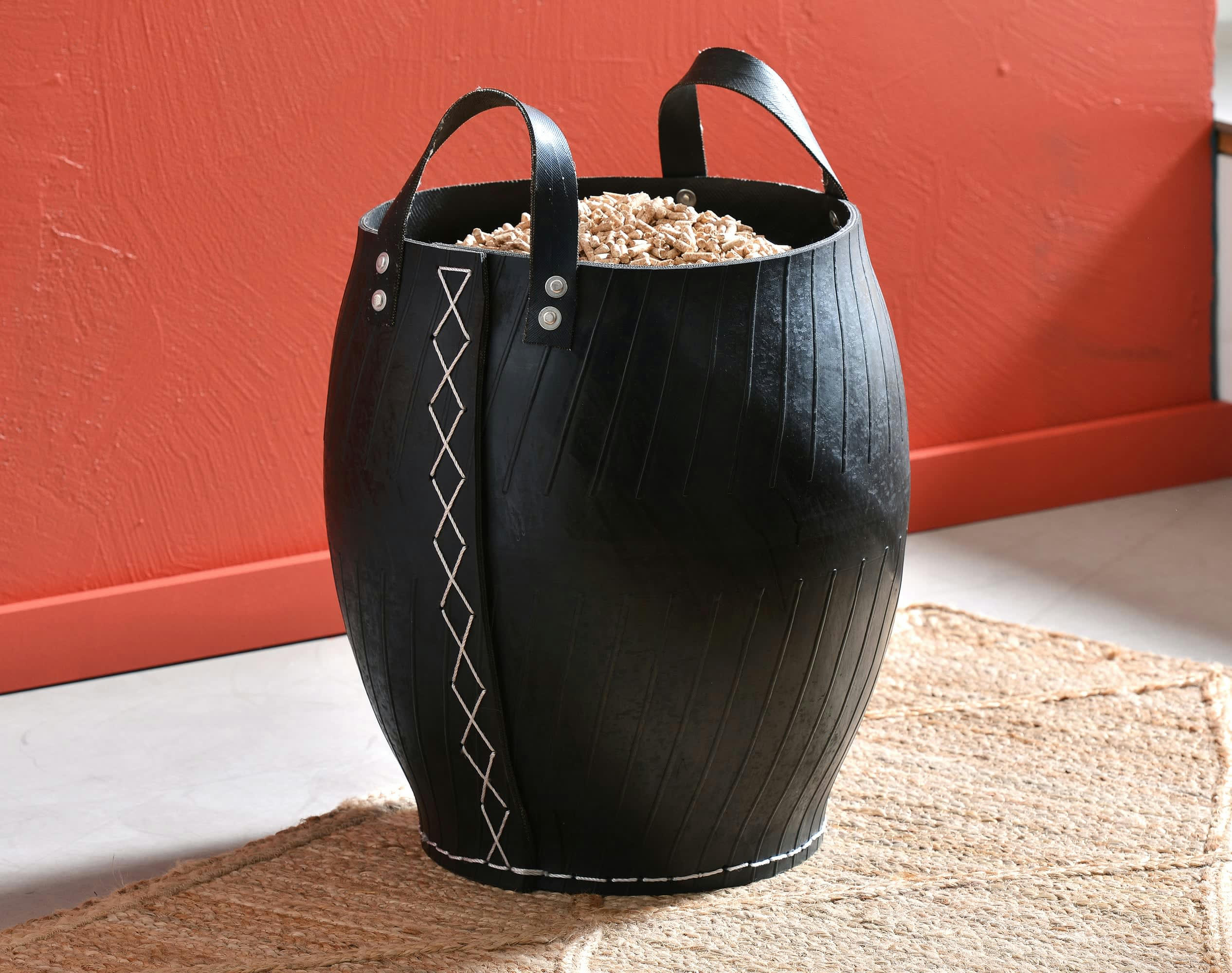 ANKA - Grande panier en caoutchou noir