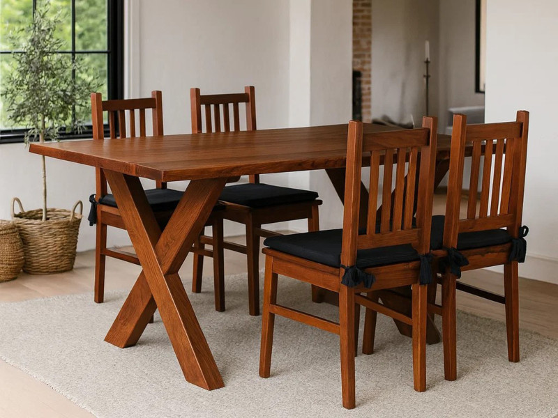 Zestaw Stół 160x90 Retro z 4 krzesłami z drewna litego, kolor kasztan