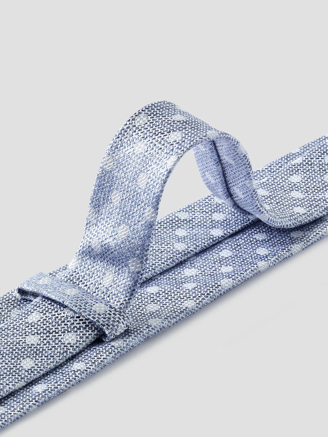 Cravate en soie à pois