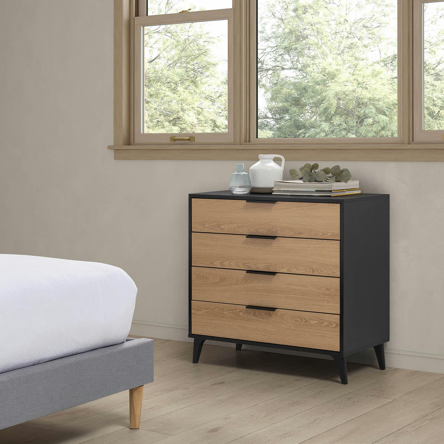 KALMA - Commode de nuit 4 tiroirs coloris noir/chêne