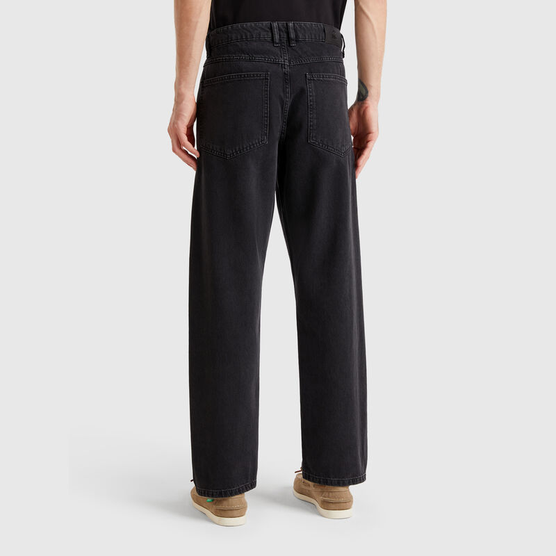 Relaxed fit jeans