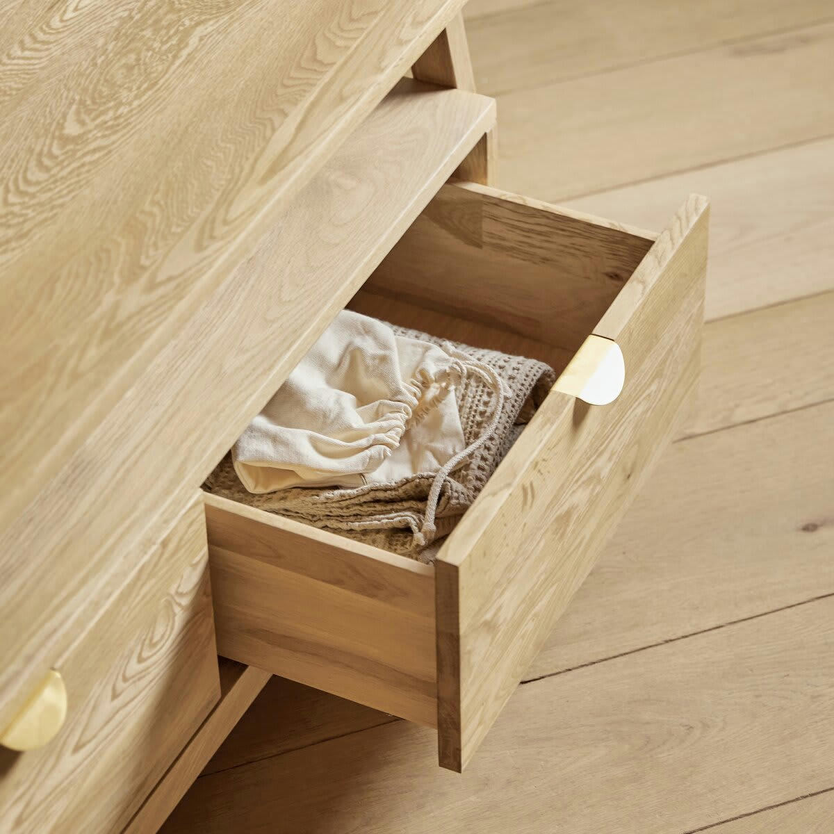 POLA - Meuble TV en chêne massif 150 cm