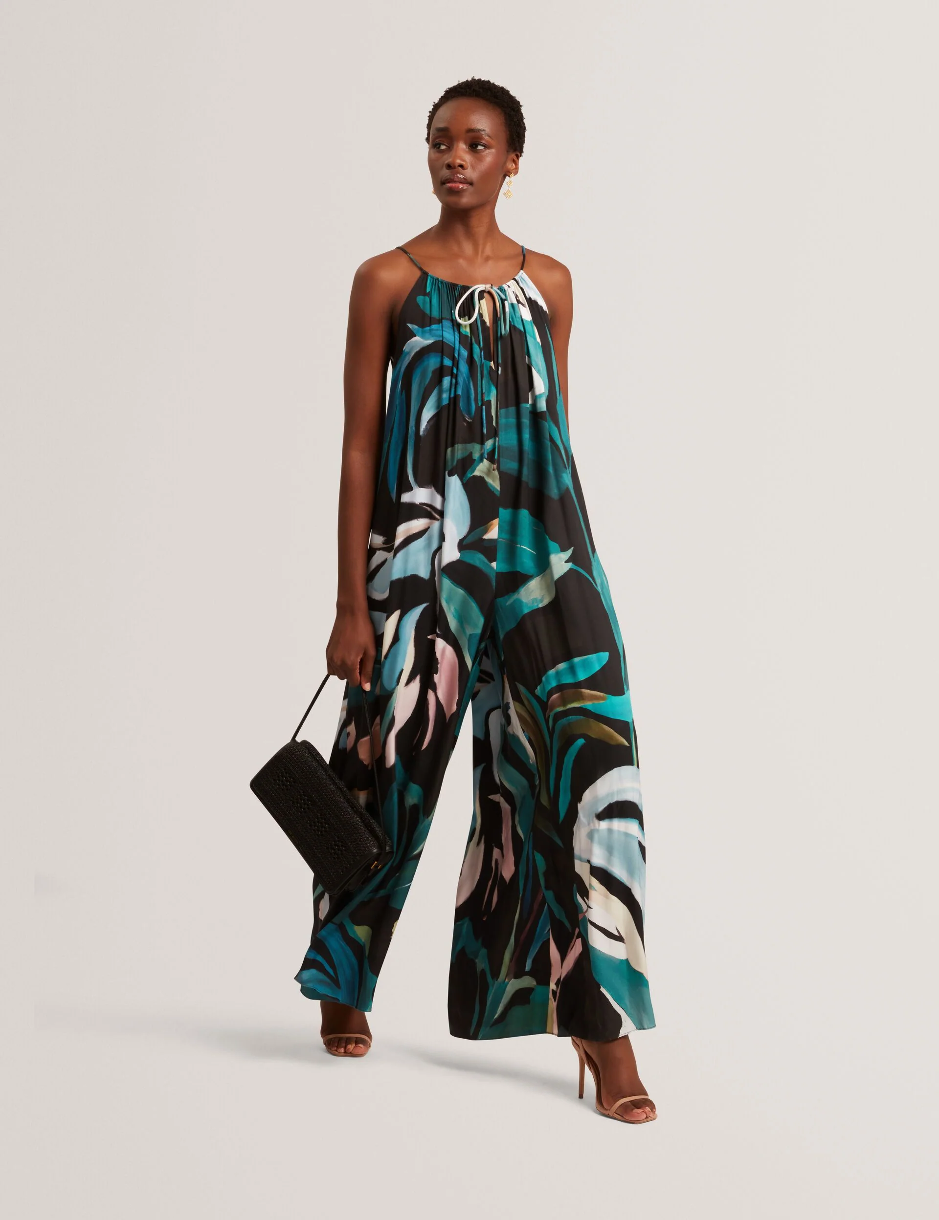 ESKAA | BLACK