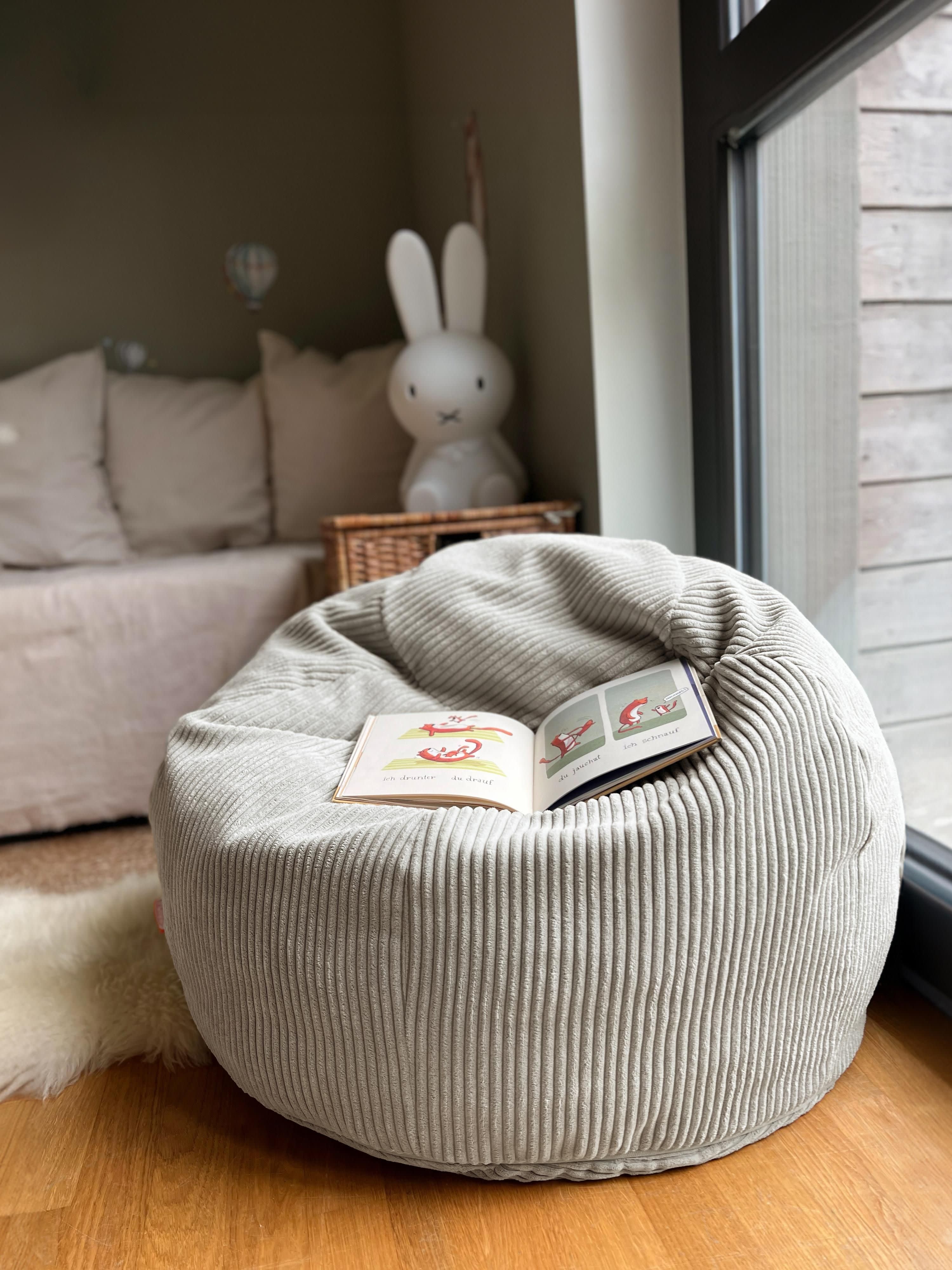 Handgefertigter Kinder-Sitzsack Flora aus Cord