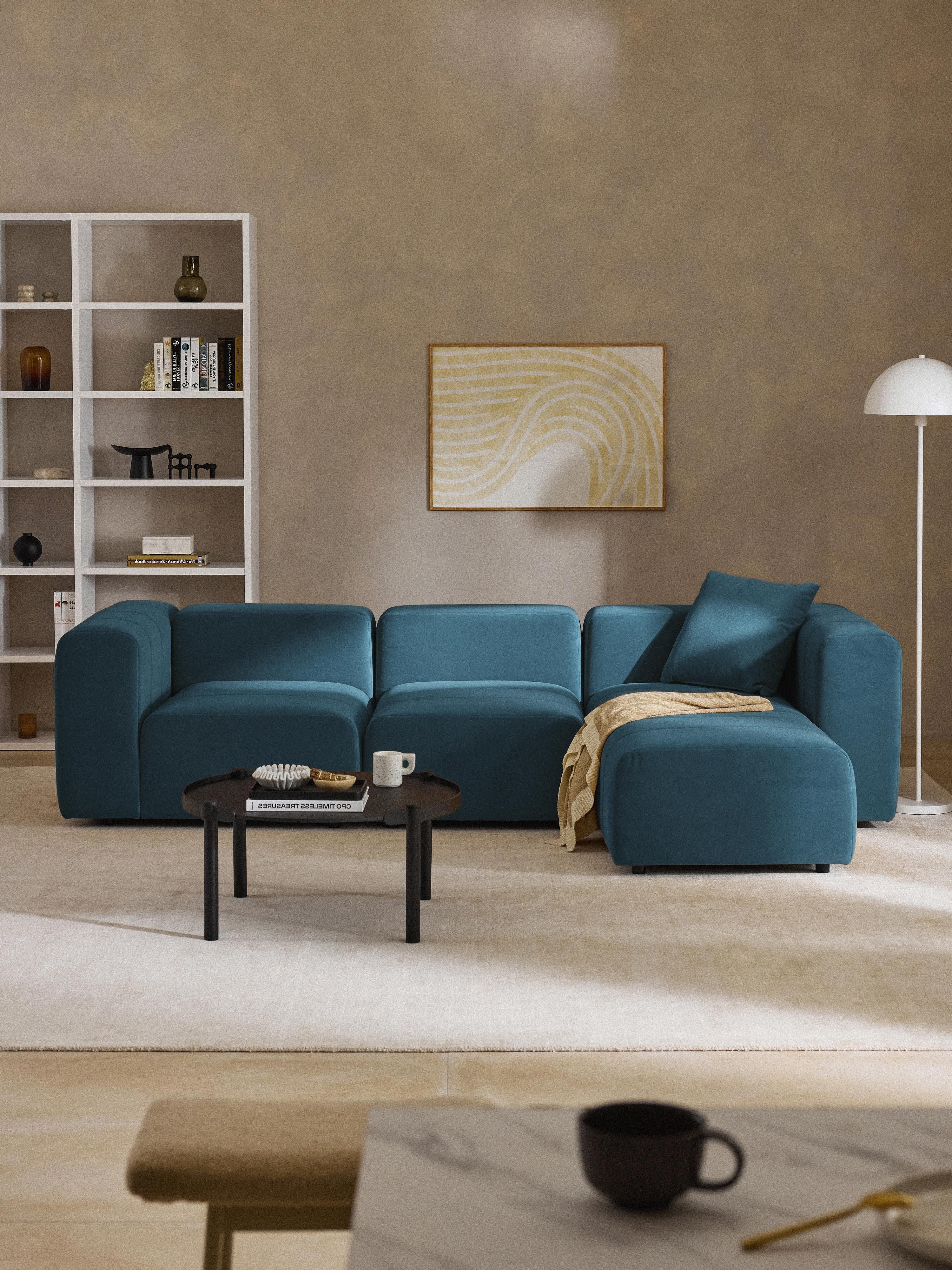 Modulares Samt-Sofa Lena (4-Sitzer) mit Hocker (links/rechts)