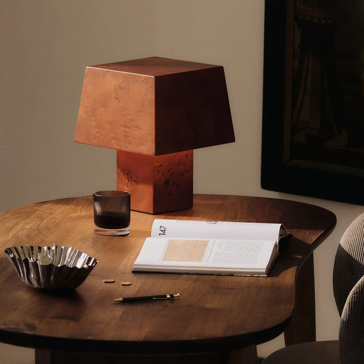 Ferm Living - Burl Tischleuchte, dunkel gebeizt