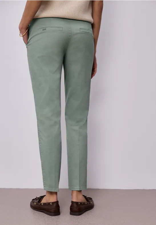 Chino im Casual Fit in softer Qualität