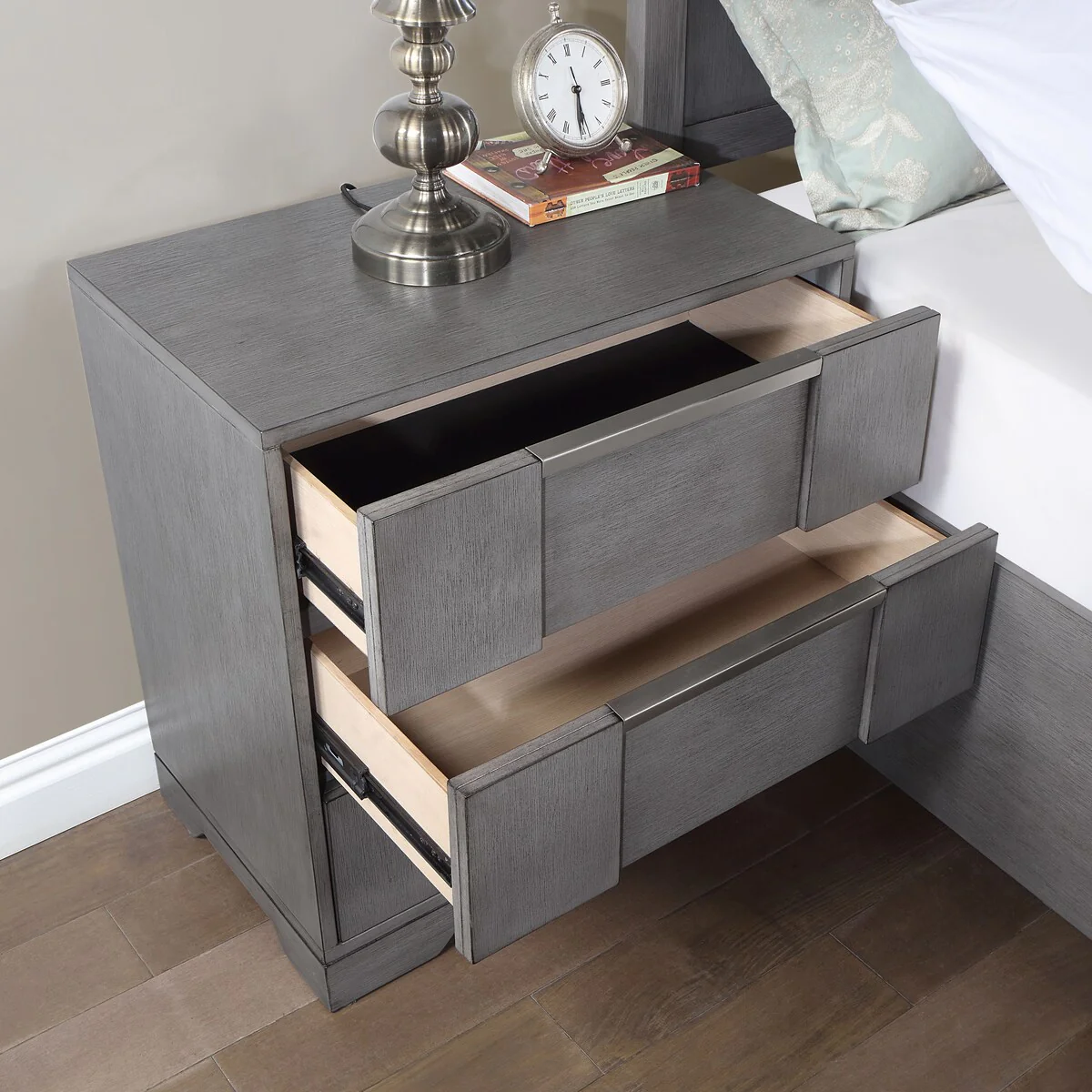 Furniture of America Tona Contemporary Grey Wood 3-Drawer Nightstand