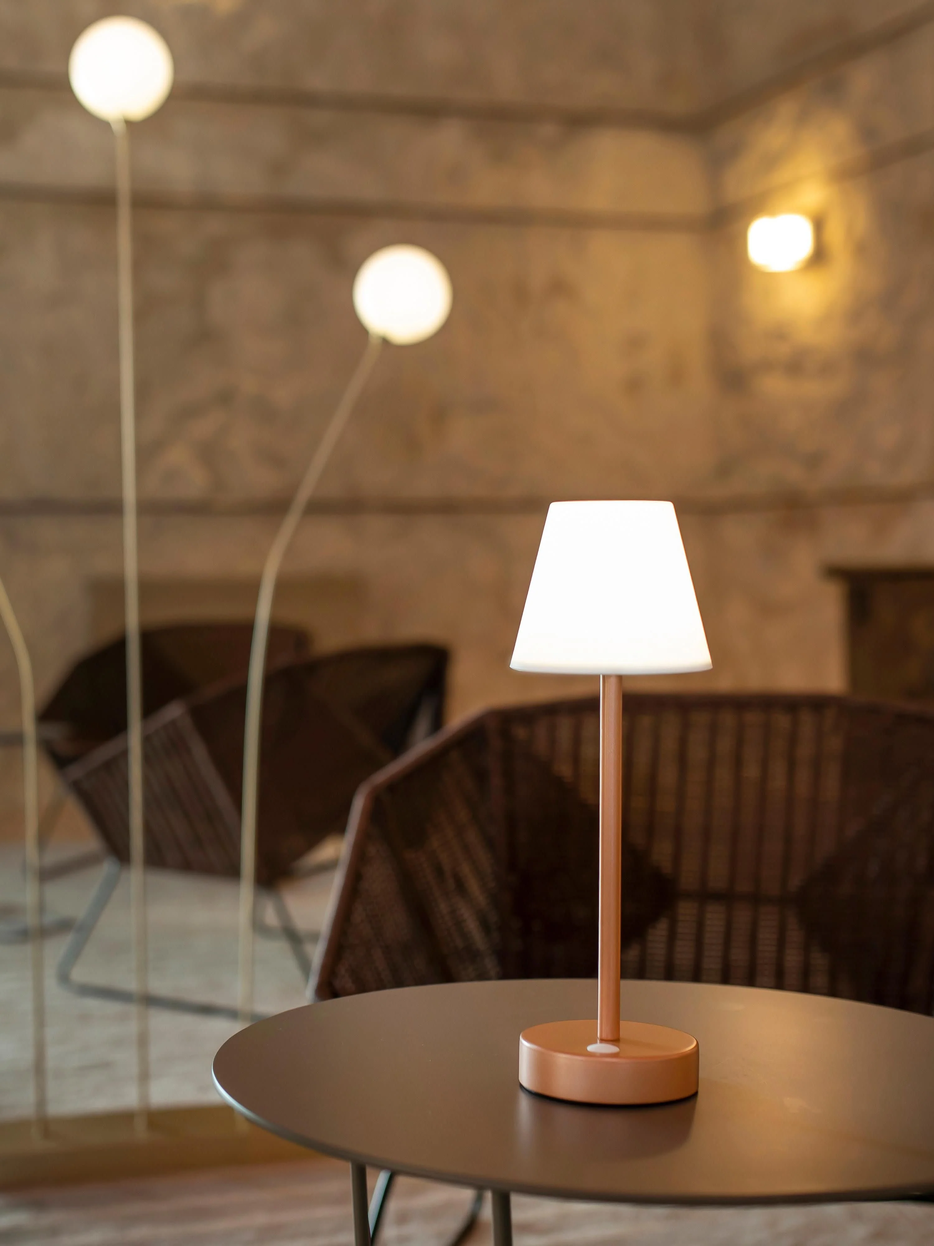 Mobile LED-Tischlampe Lola mit Touch-Funktion, dimmbar