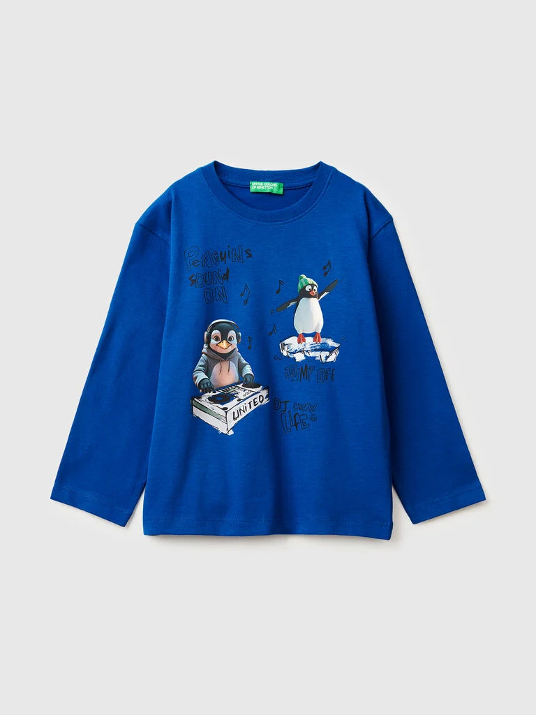 T-shirt with print on front and back