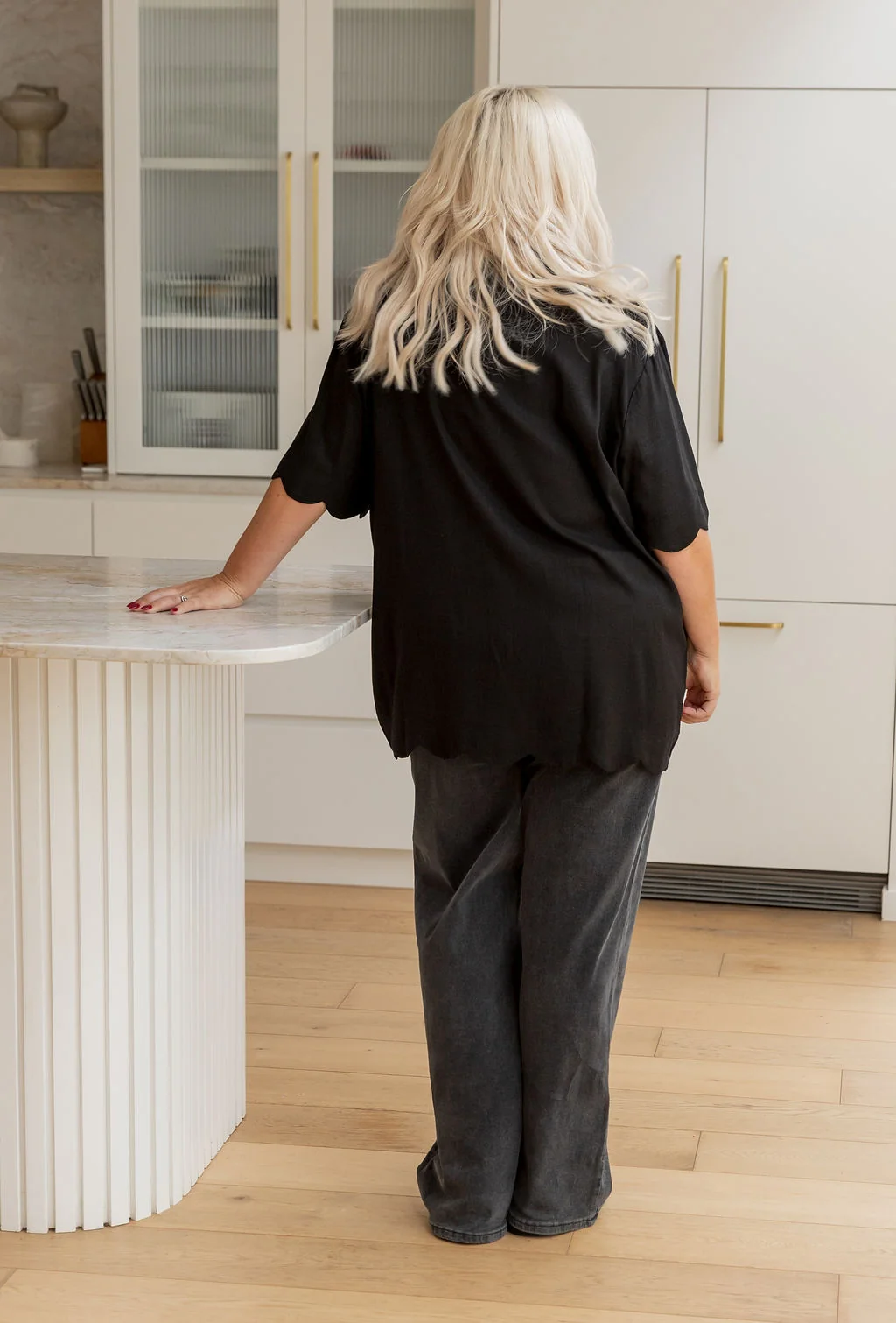 Scallop Hem Linen Blend Shirt in Black