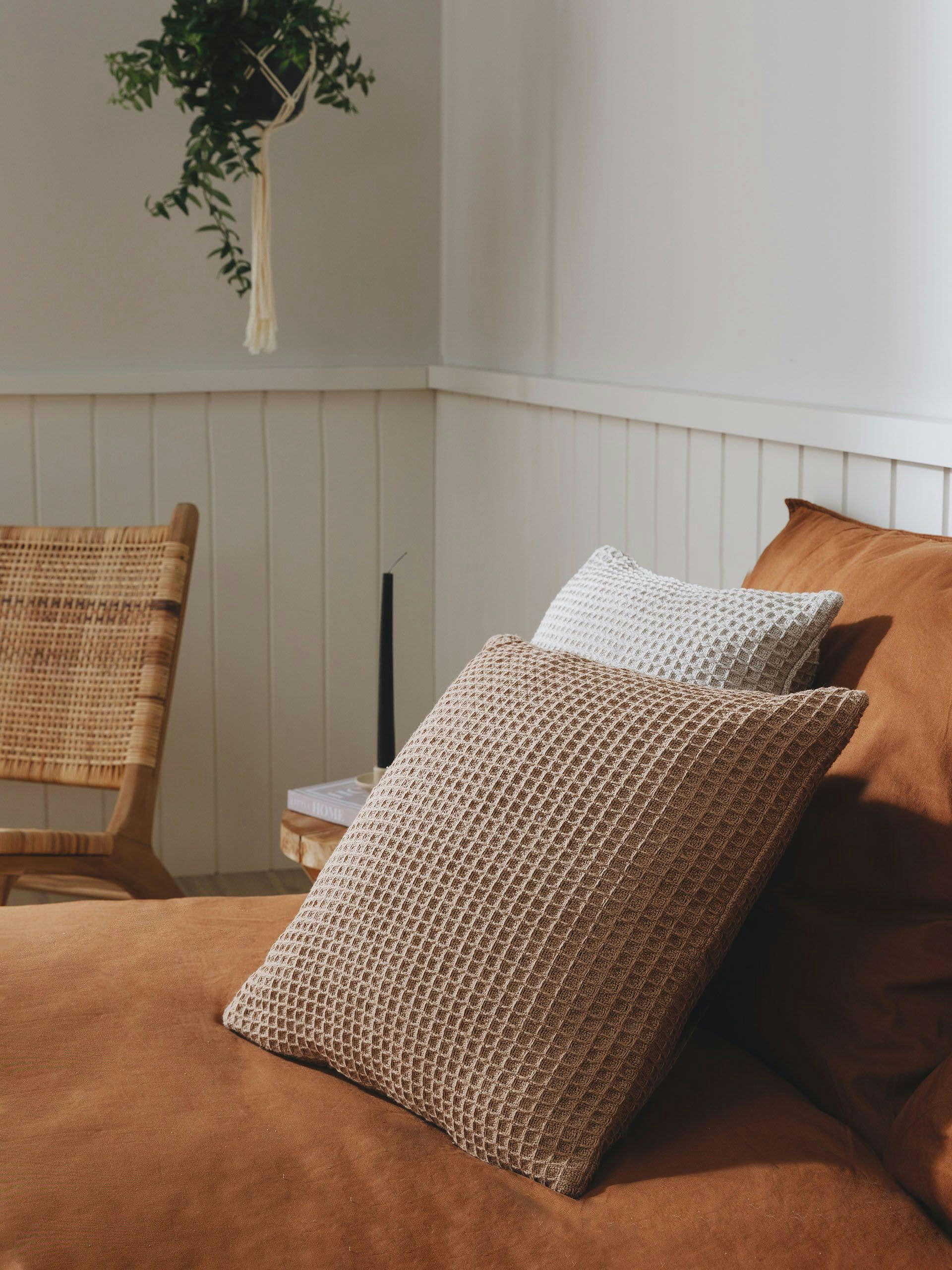 AMALIA - Housse de coussin marron clair 45x45