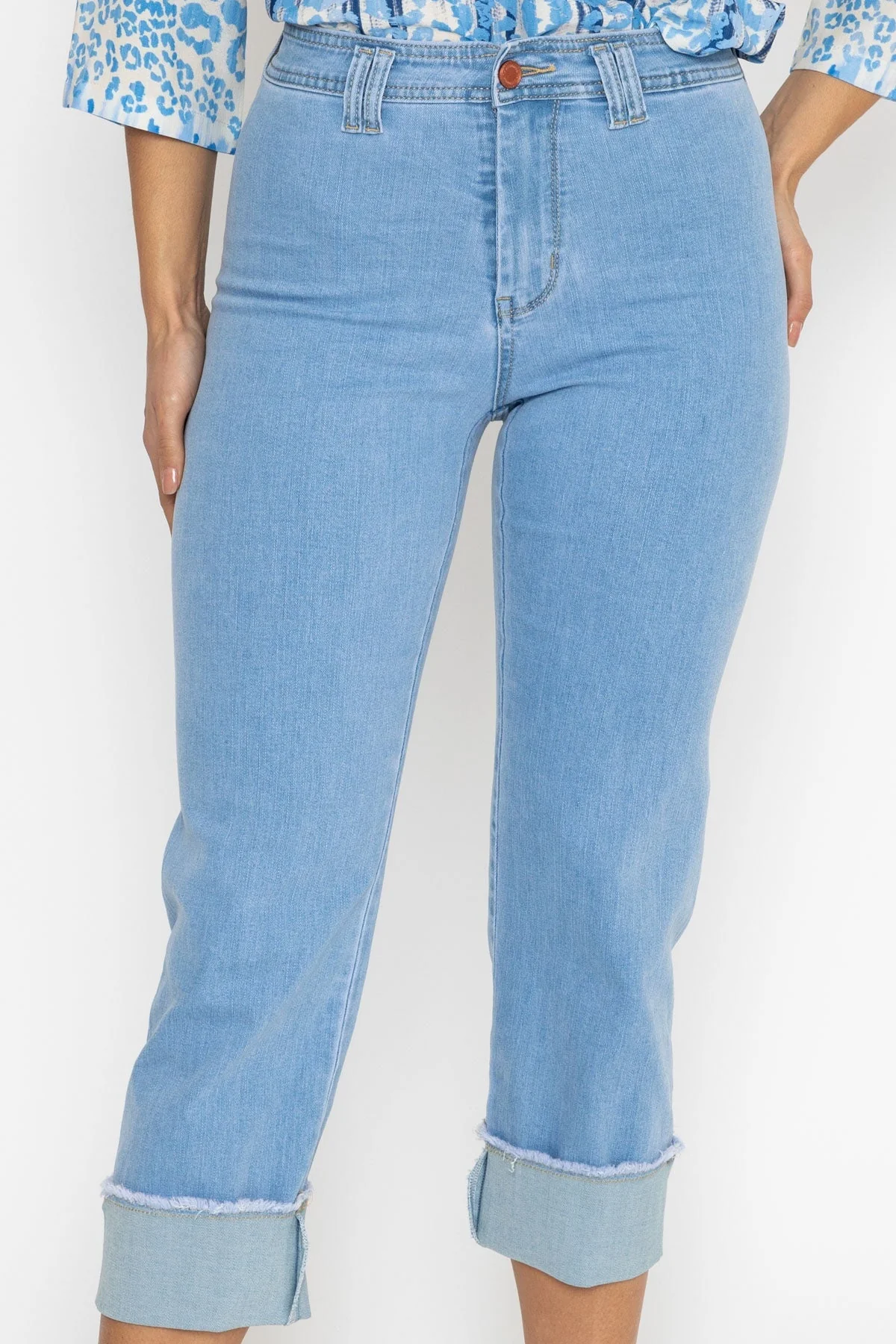 Seamless Turn Up Jeans in Light Denim