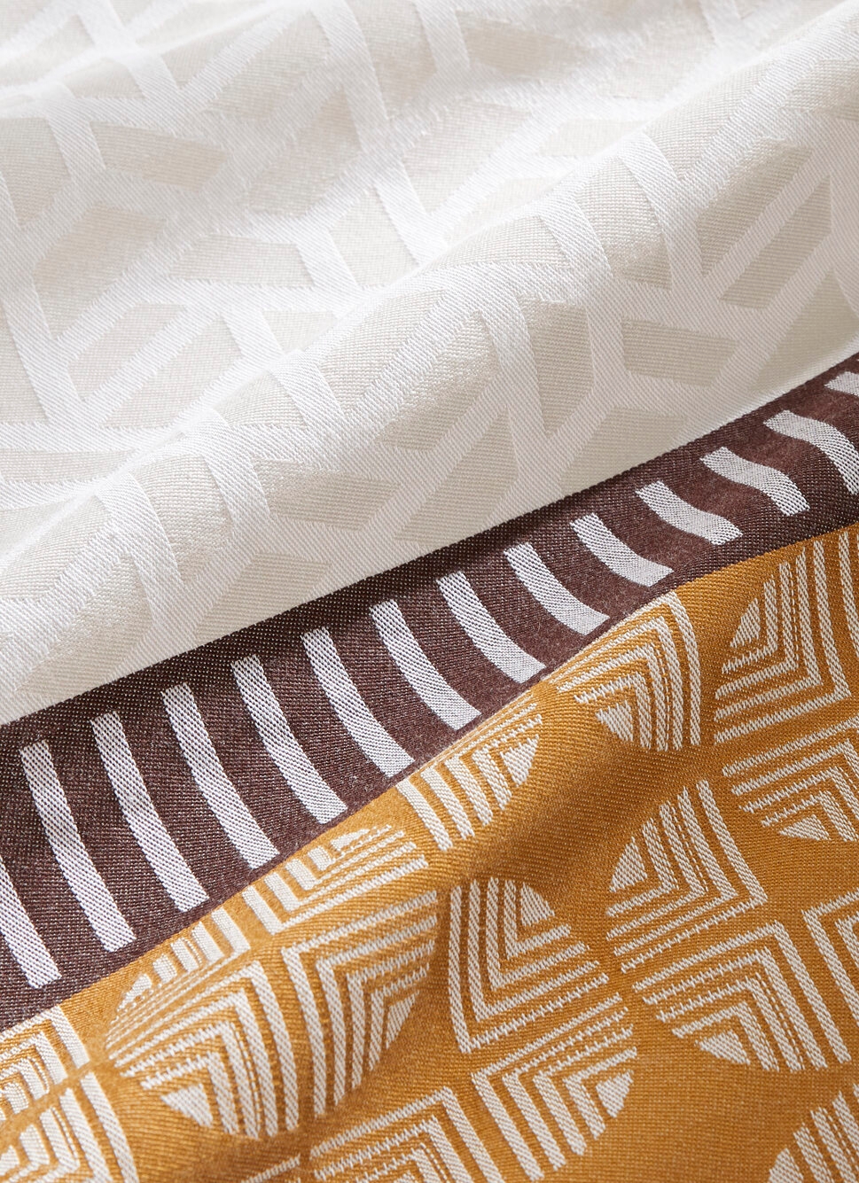 NAPPE AIJA JAQUARD MODERNE EN COTON MULTICOLORE/JAUNE