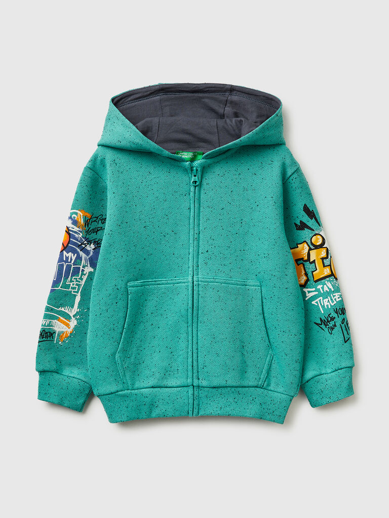 Oversized sweatshirt with zip and prints