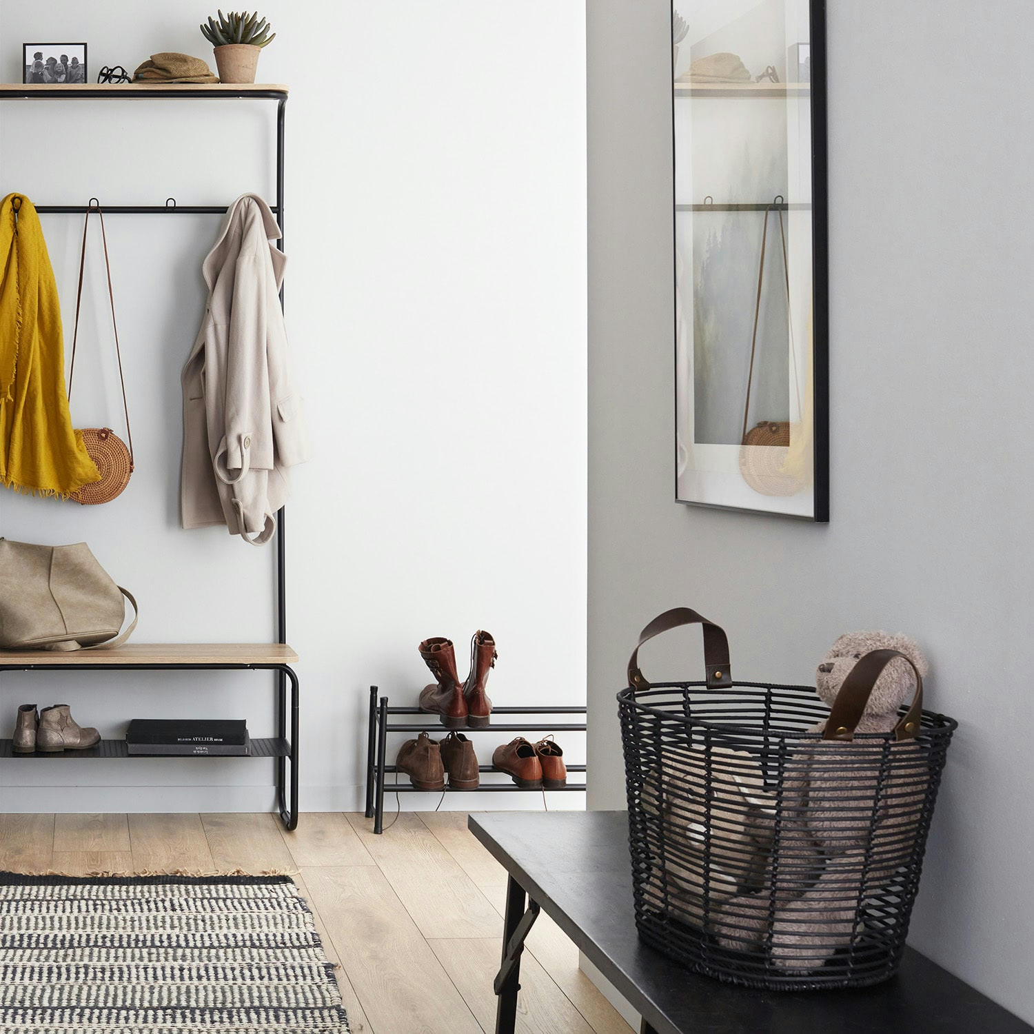 - Panier tressé noir 43x30x28cm