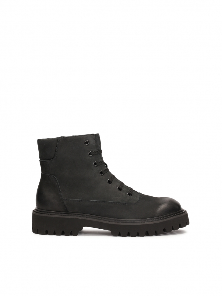 Classic men's nubuck boots