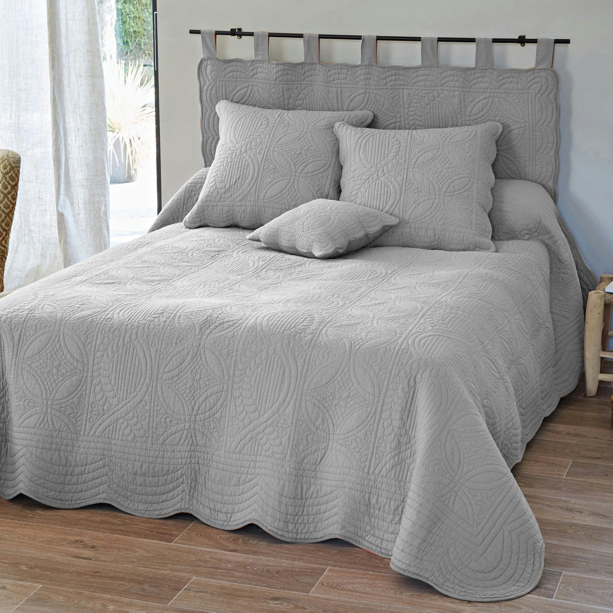 BAILLARGUES - Boutis 180x250 gris perle en coton