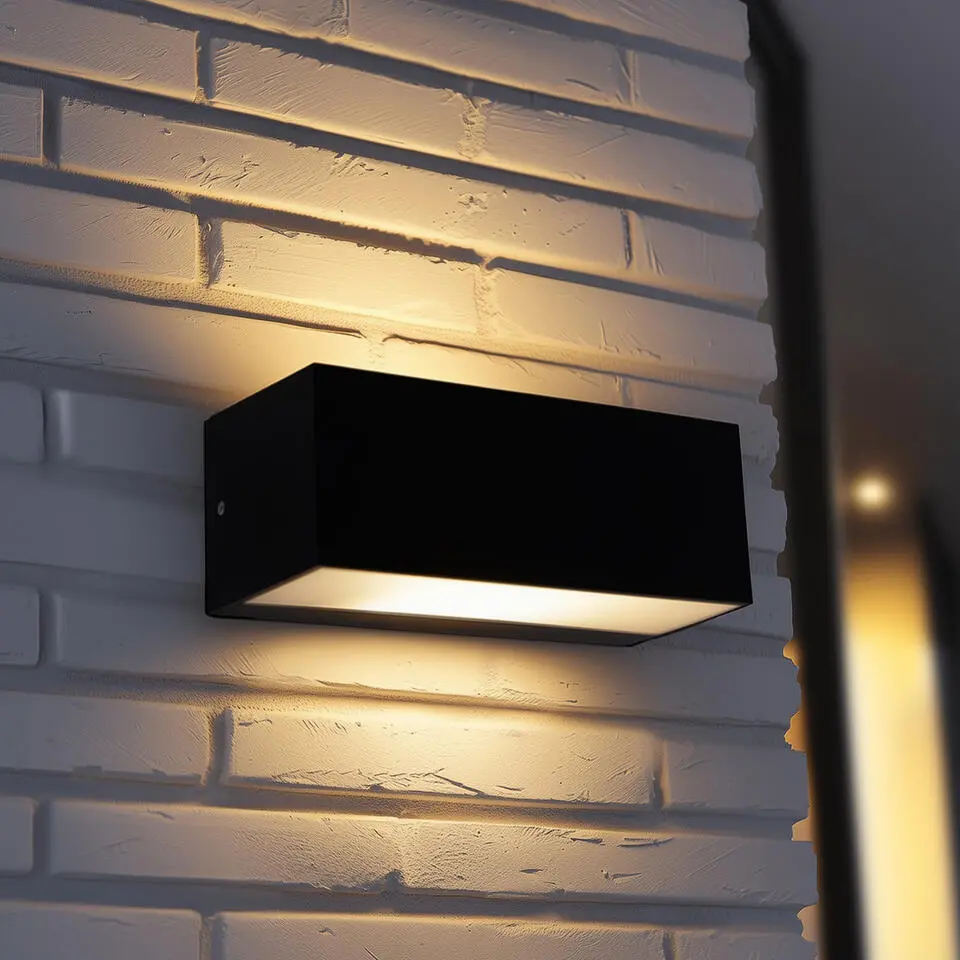 Qazqa wandlamp houks zwart e27