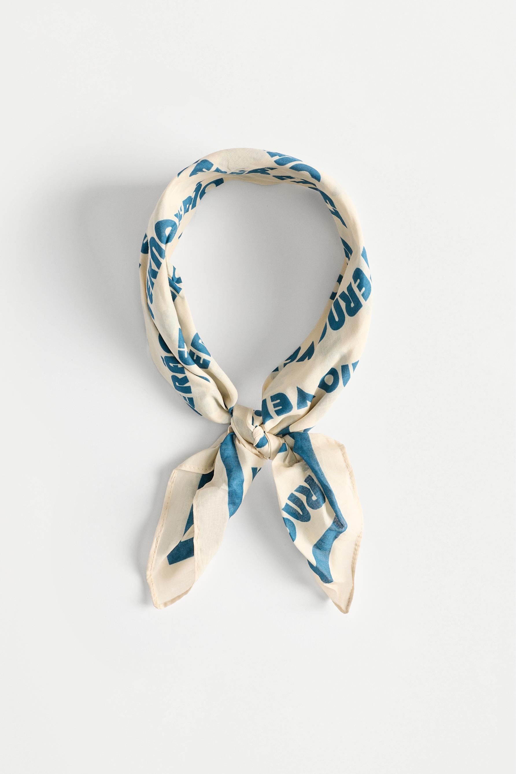 Pañuelo estampado texto