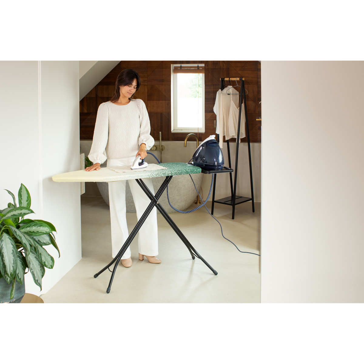 Brabantia Strijkplank C, 124x45 cm, solide stoomunithouder - New Dawn