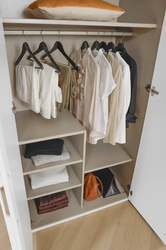 Drehtürenschrank Skat