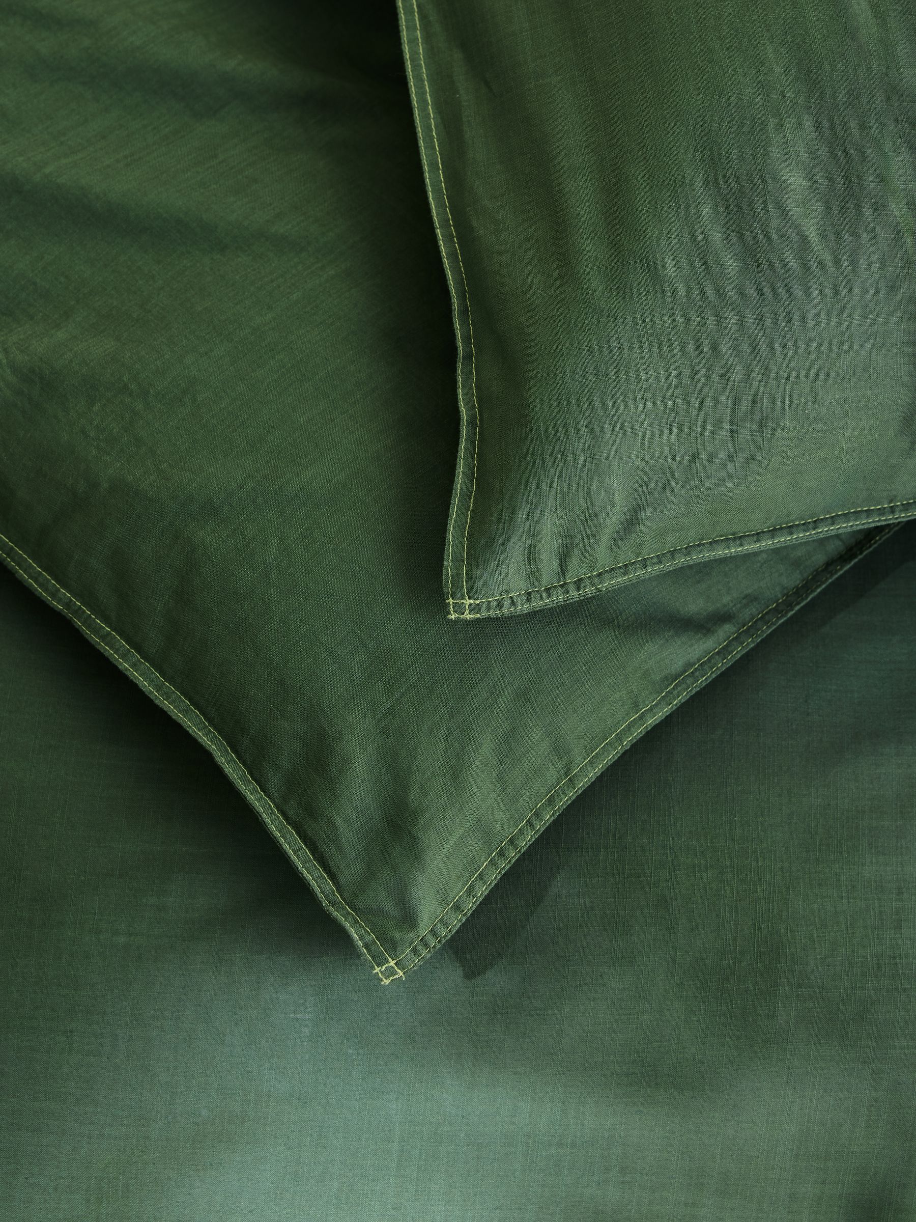 100% Cotton Textured Duvet Cover and Pillowcase Set in Forest Green
