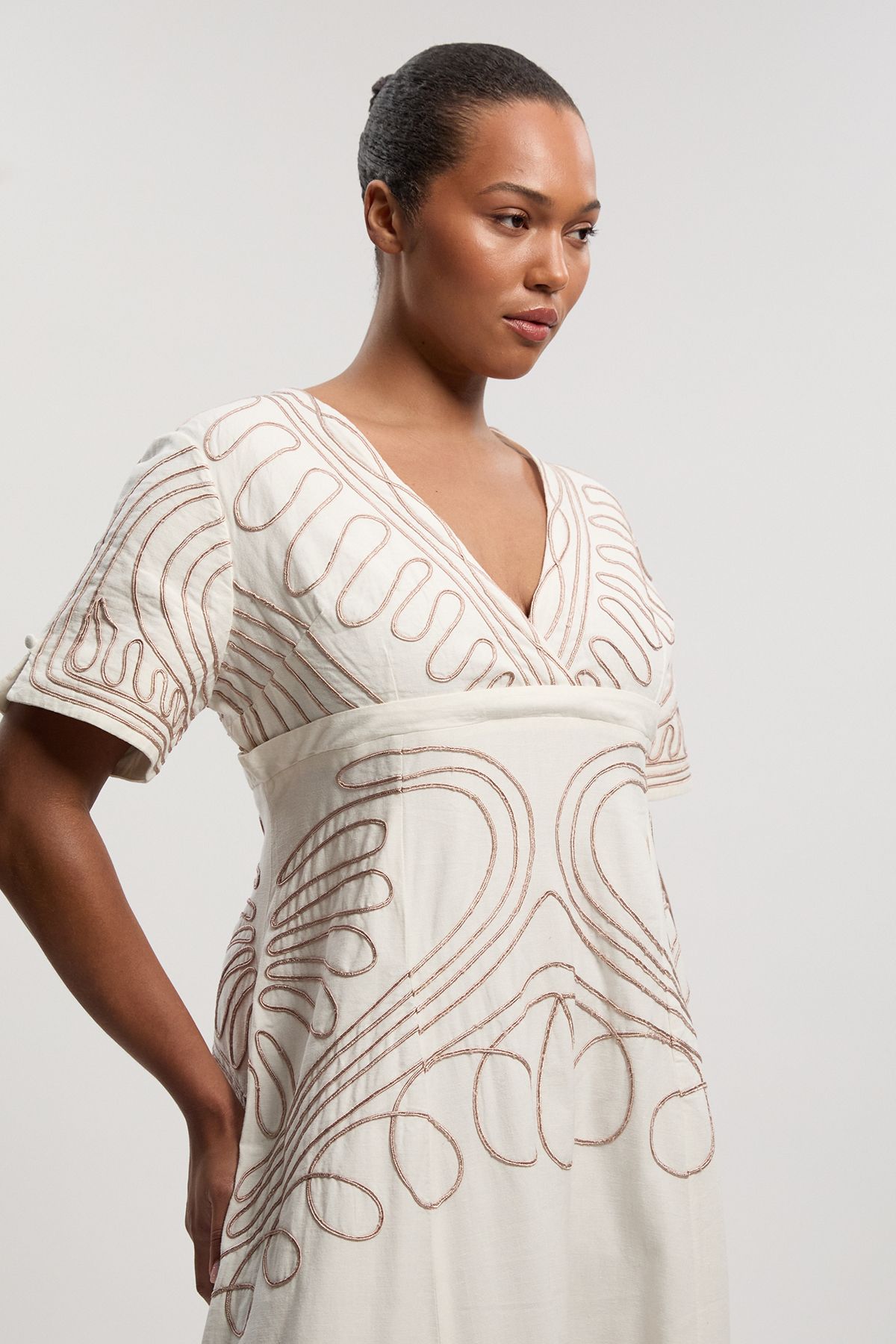KarenMillen Plus Size Cotton Linen Cornelli Embroidery Open Back Woven Midi Dress