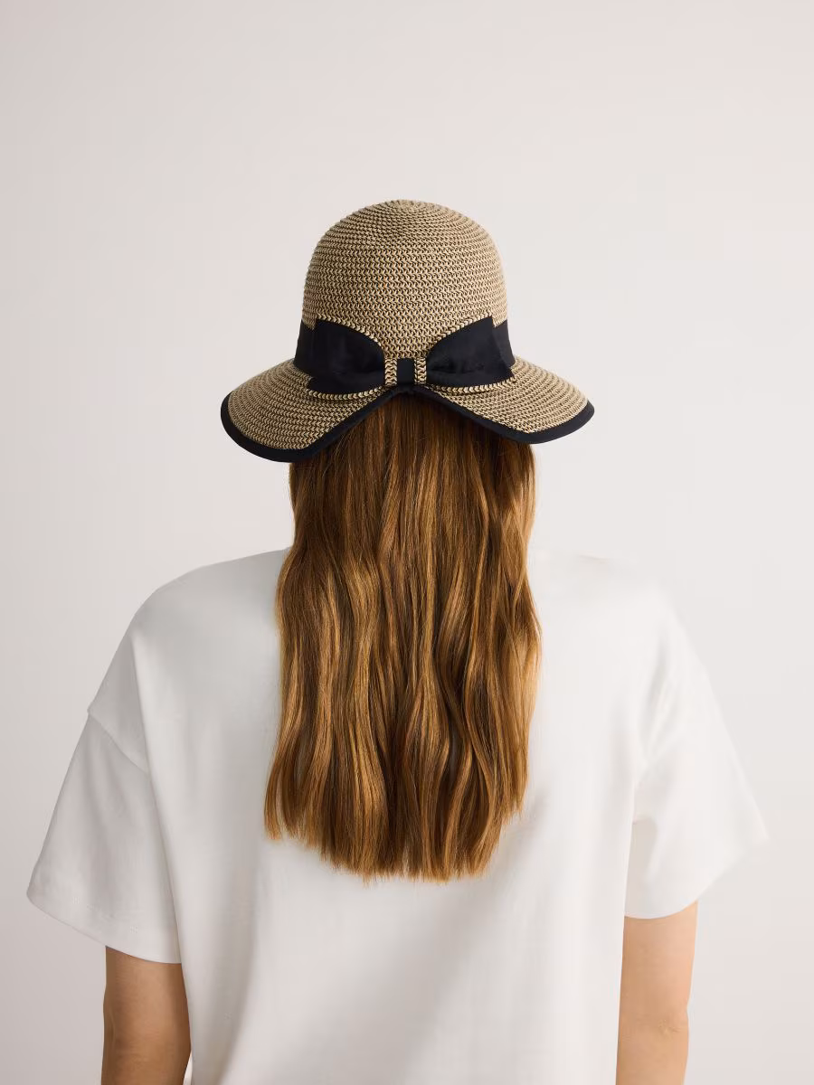 Woven Hat With Bow