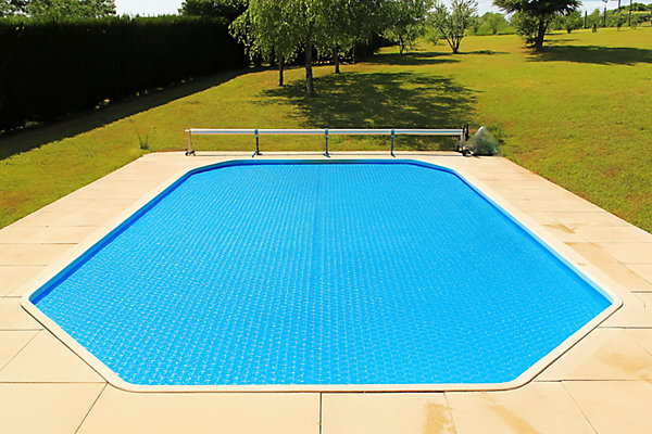 Bâche à Bulles Piscine 8x4 m OXO Light Blue 400 microns - Non Bordée - Confection France - Kit oeillets   bâchette protection