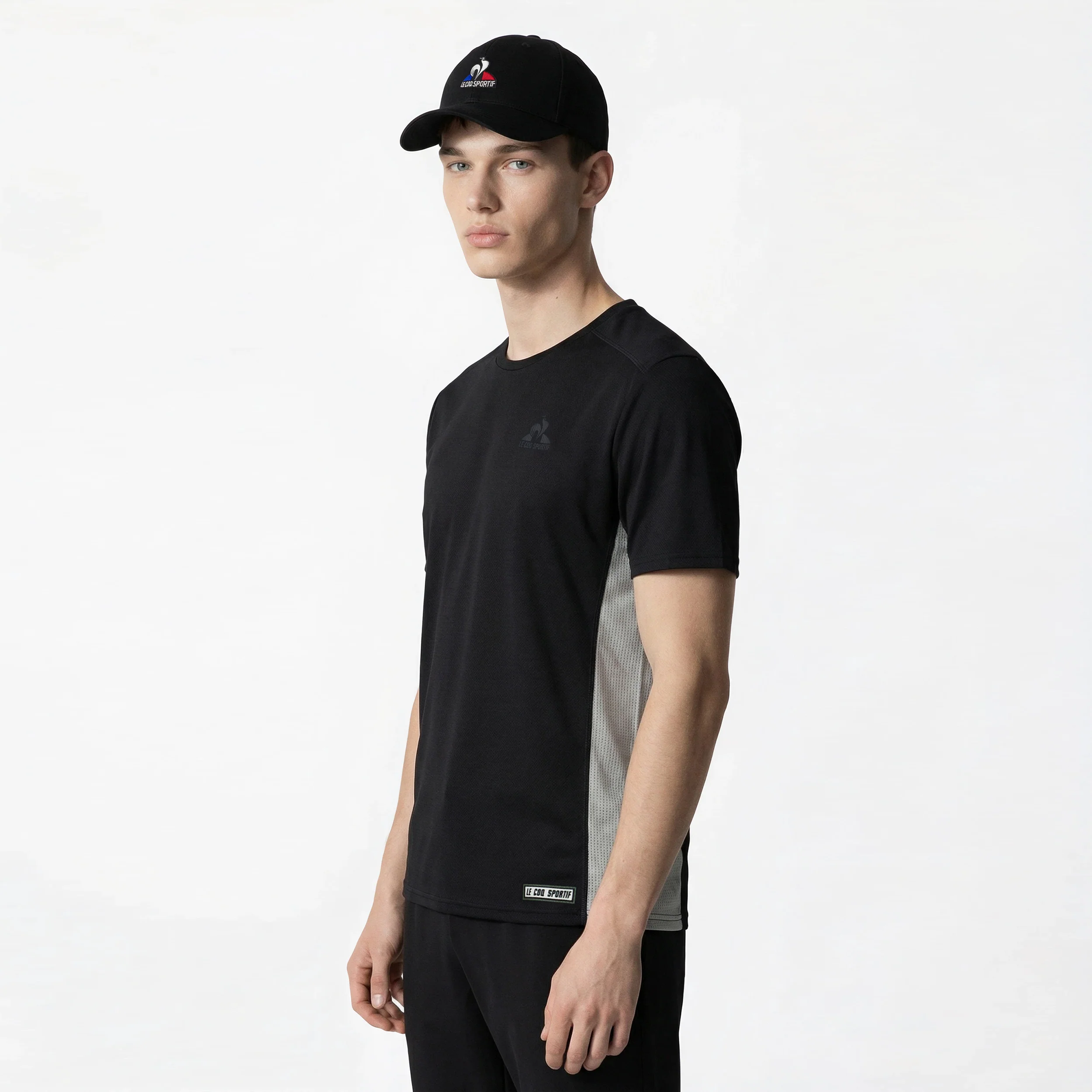 T-shirt d'entraînement avec empiècements côtés ajourés