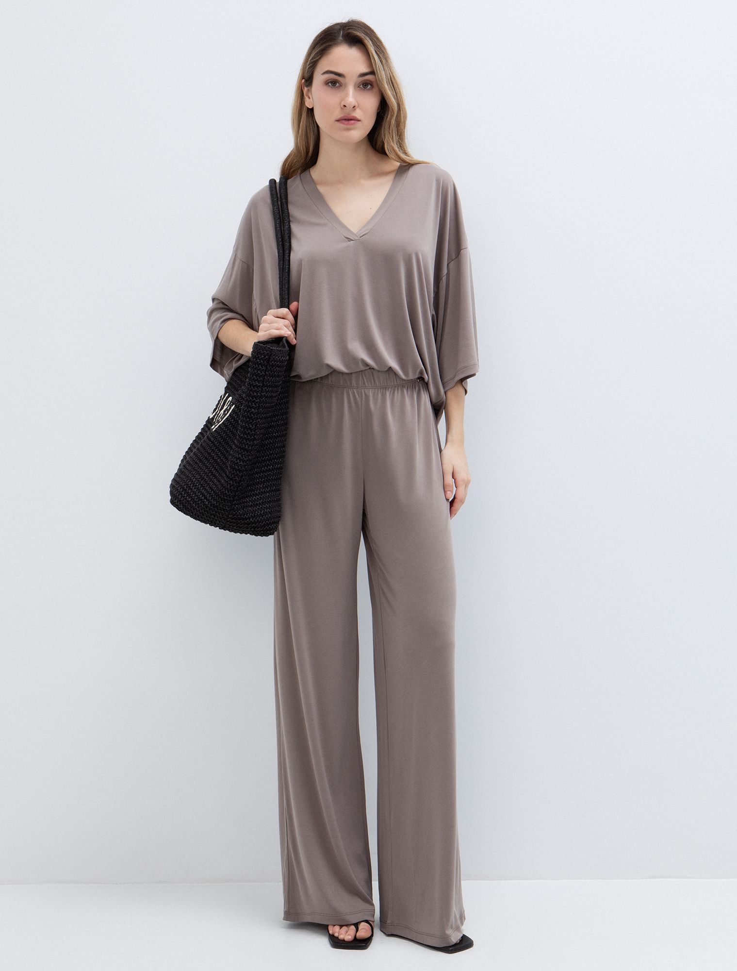 V-μπλούζα με μείγμα από modal