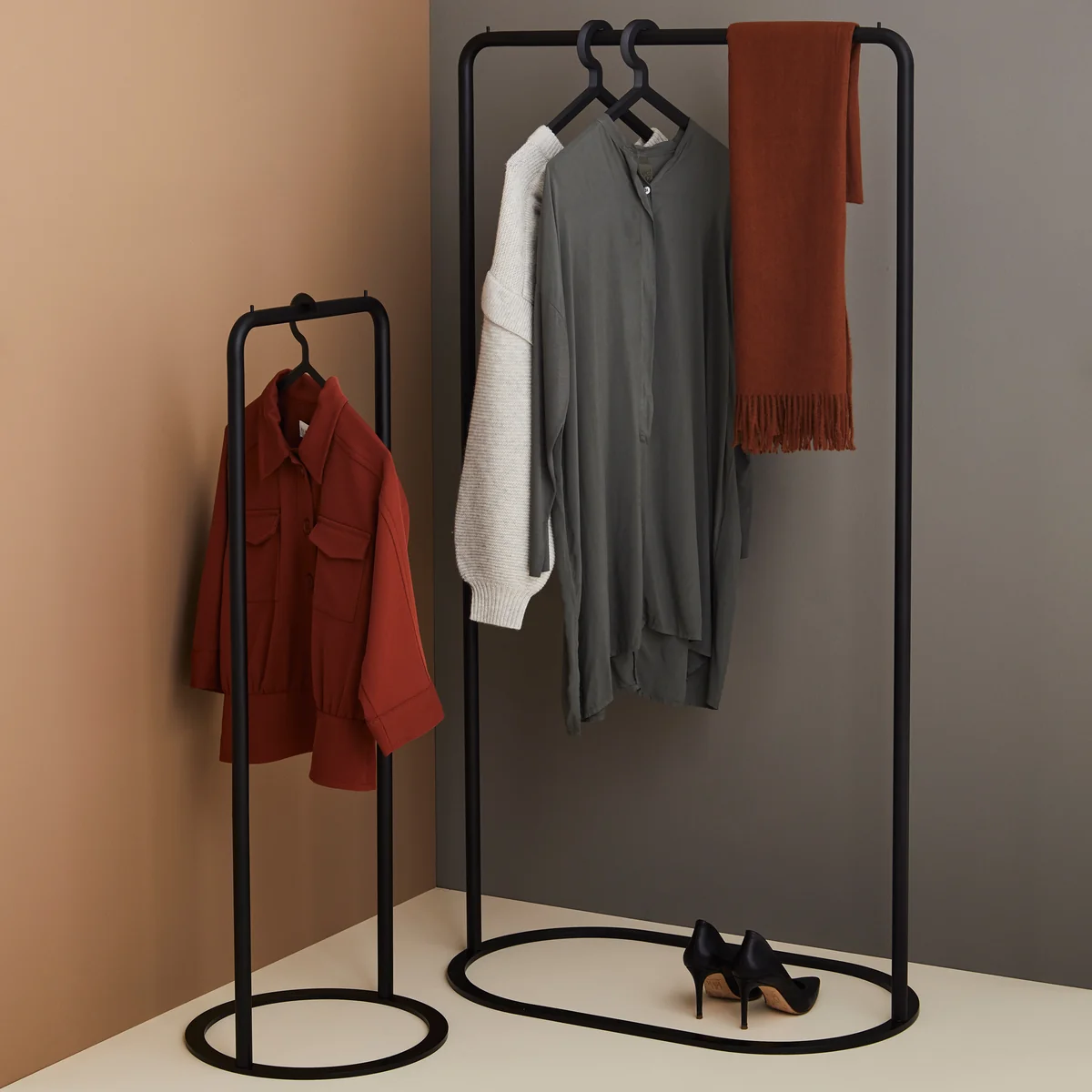 Woud - O&O Garderobenständer small, schwarz
